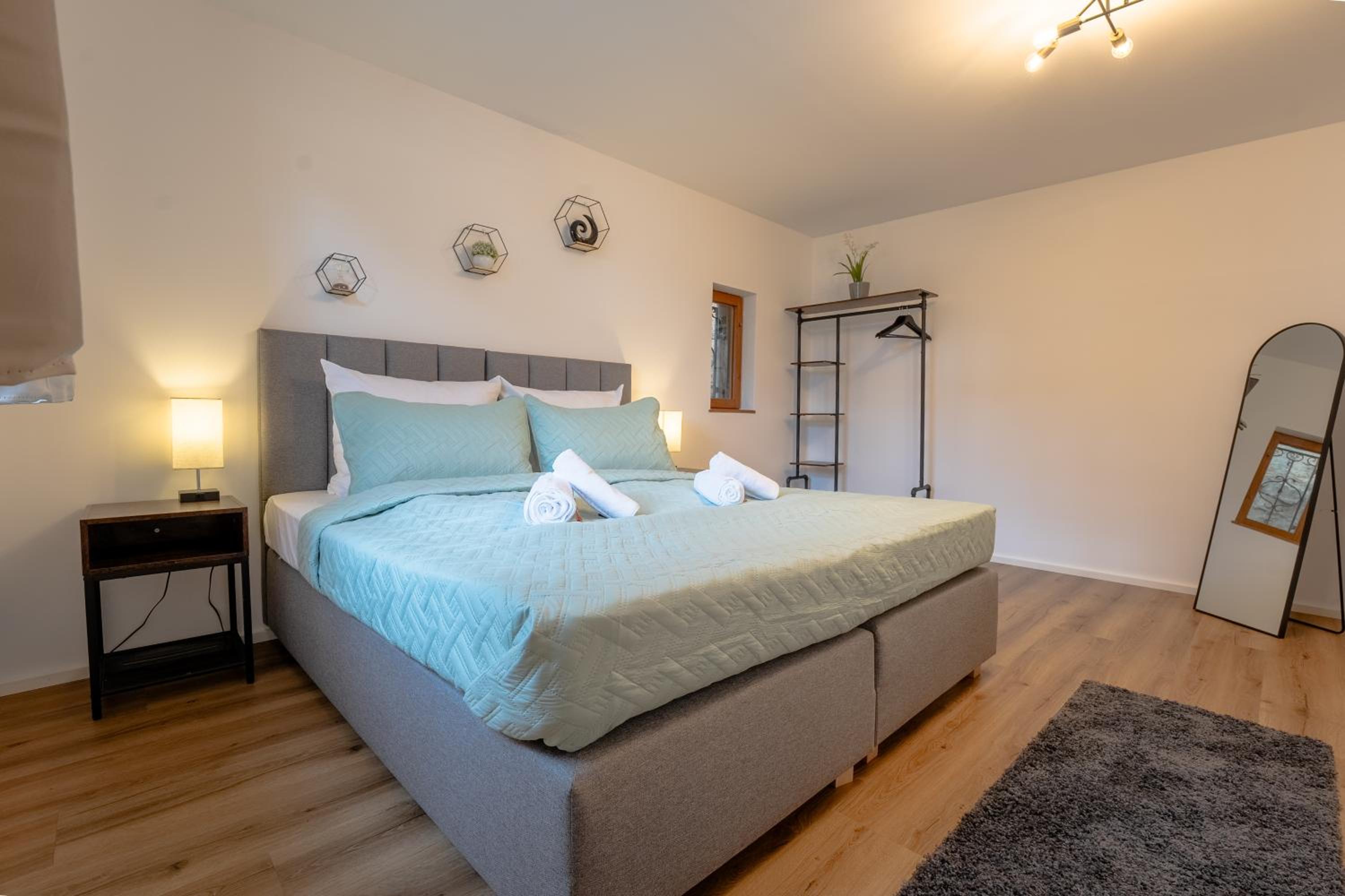 Design-Fachwerk-Suite - Balkon-Parkplatz-Therme