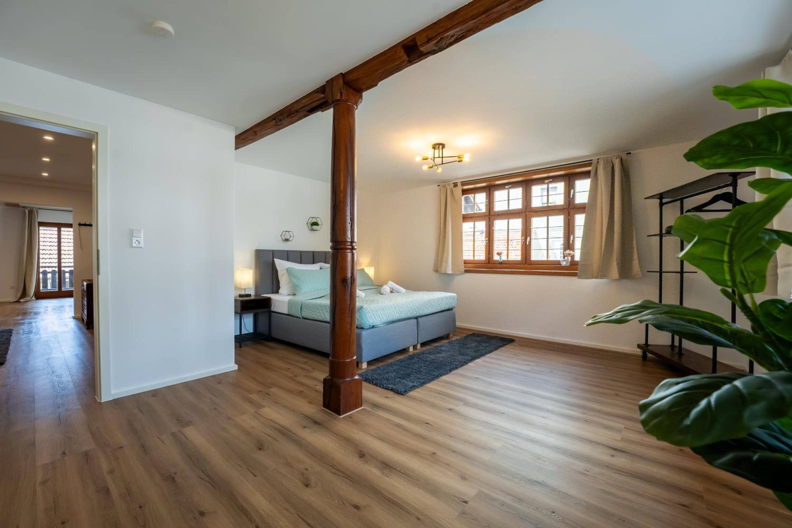 Design-Fachwerk-Suite - Balkon-Parkplatz-Therme