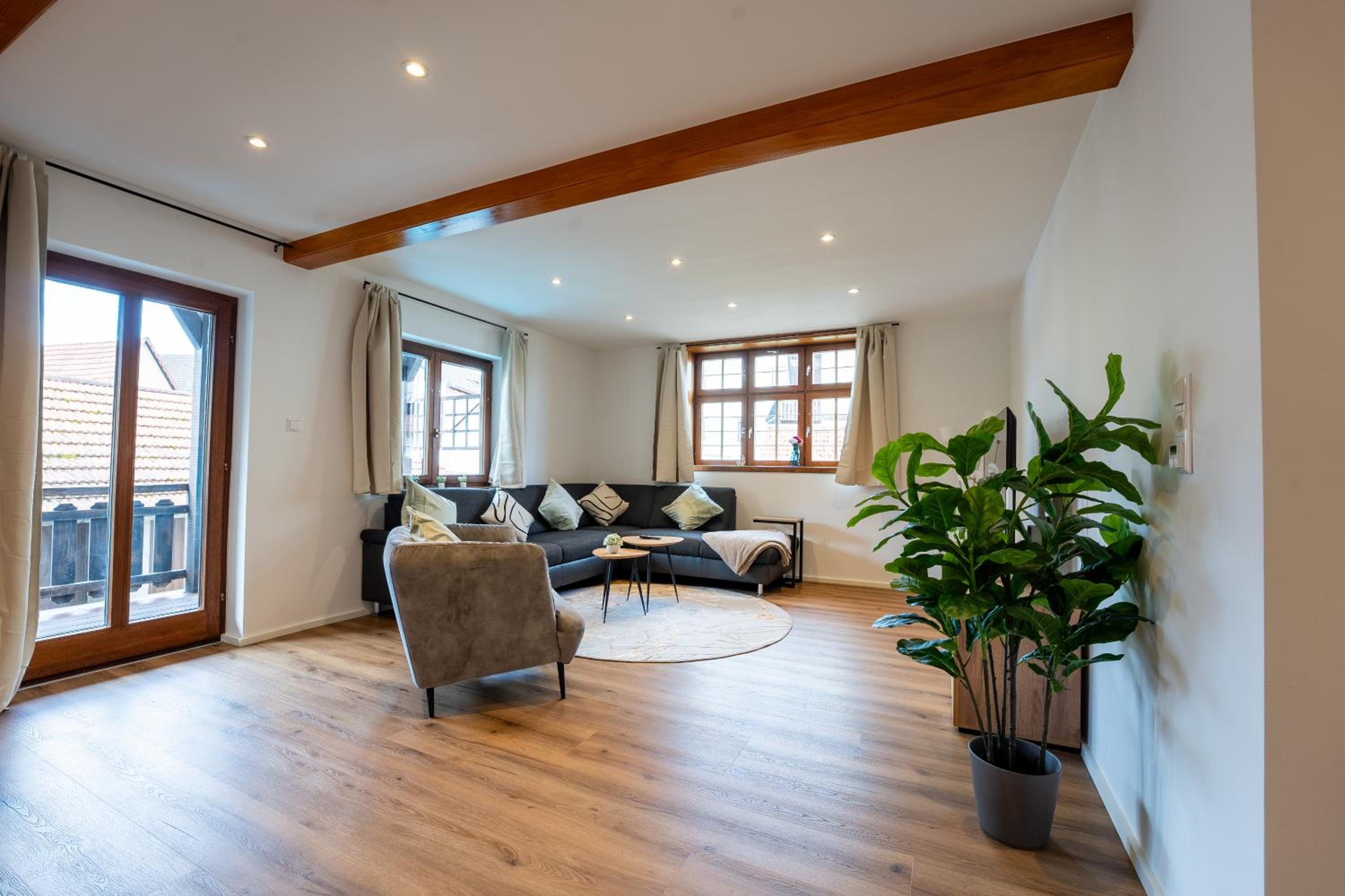 Design-Fachwerk-Suite - Balkon-Parkplatz-Therme