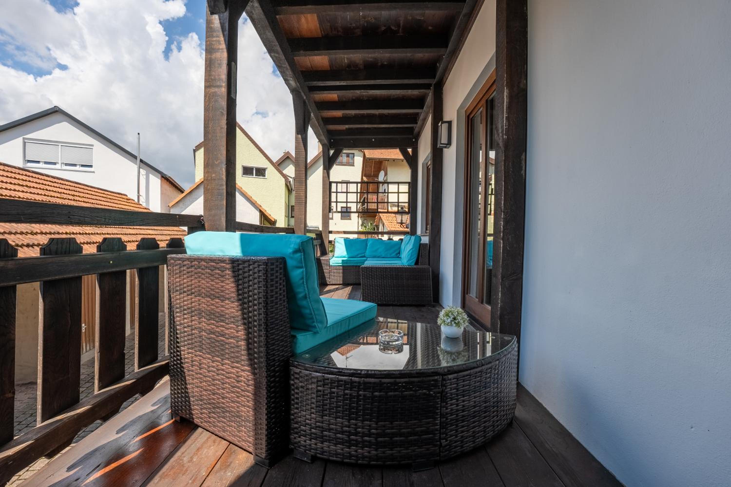 Design-Fachwerk-Suite - Balkon-Parkplatz-Therme