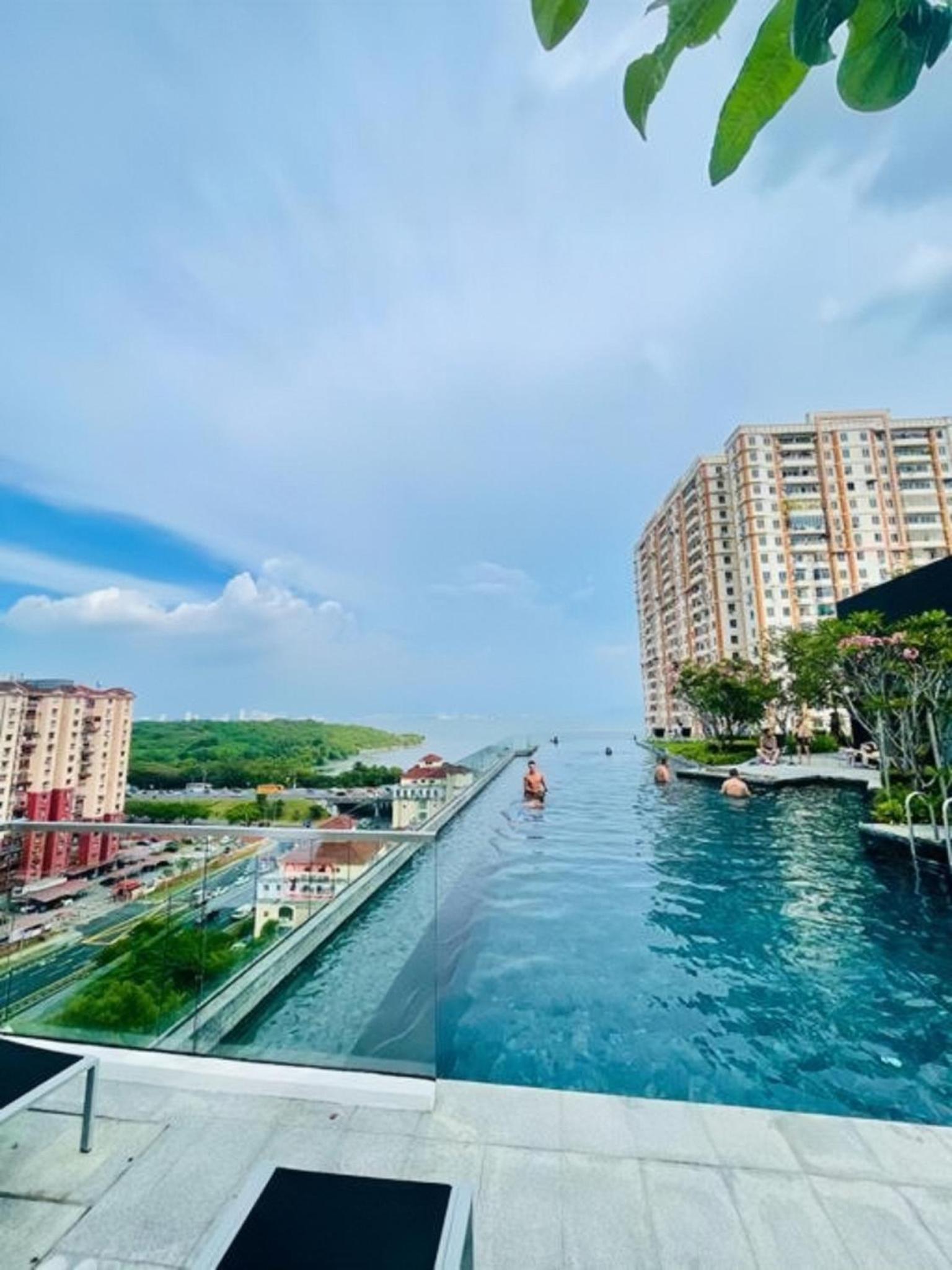 Urban Suites TWO Or THREE Bedroom Georgetown by ANC