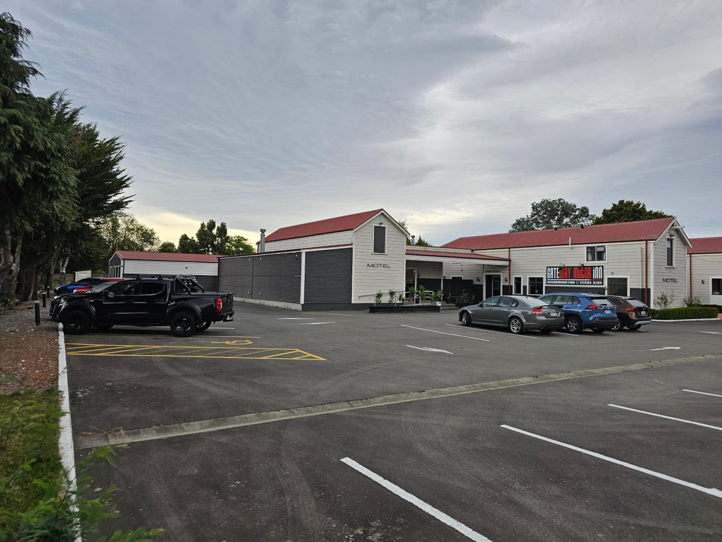 Gateway Motor Inn