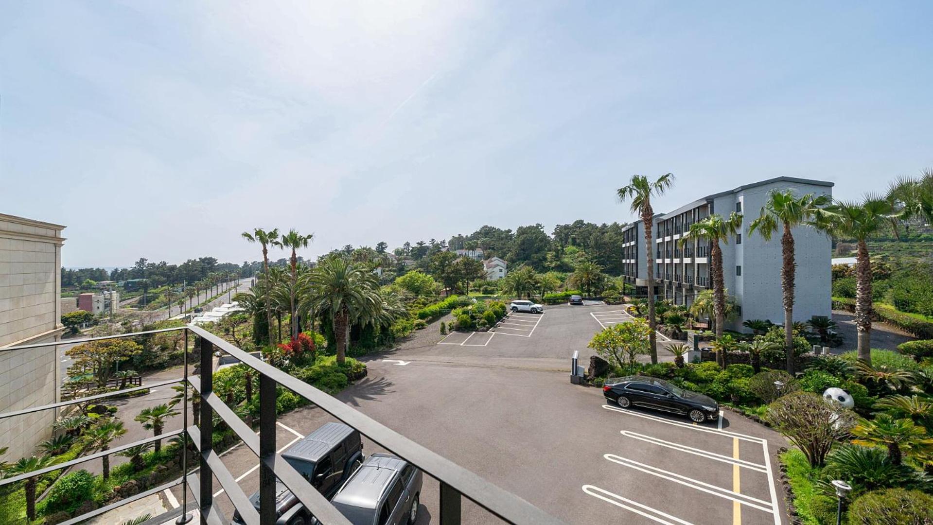 Seogwipo Port Avenue