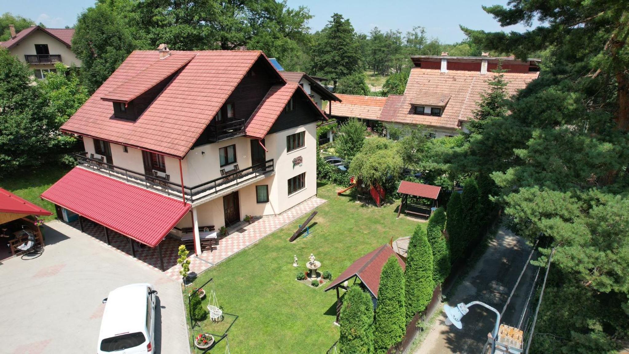 Pensiunea Mariana view 4