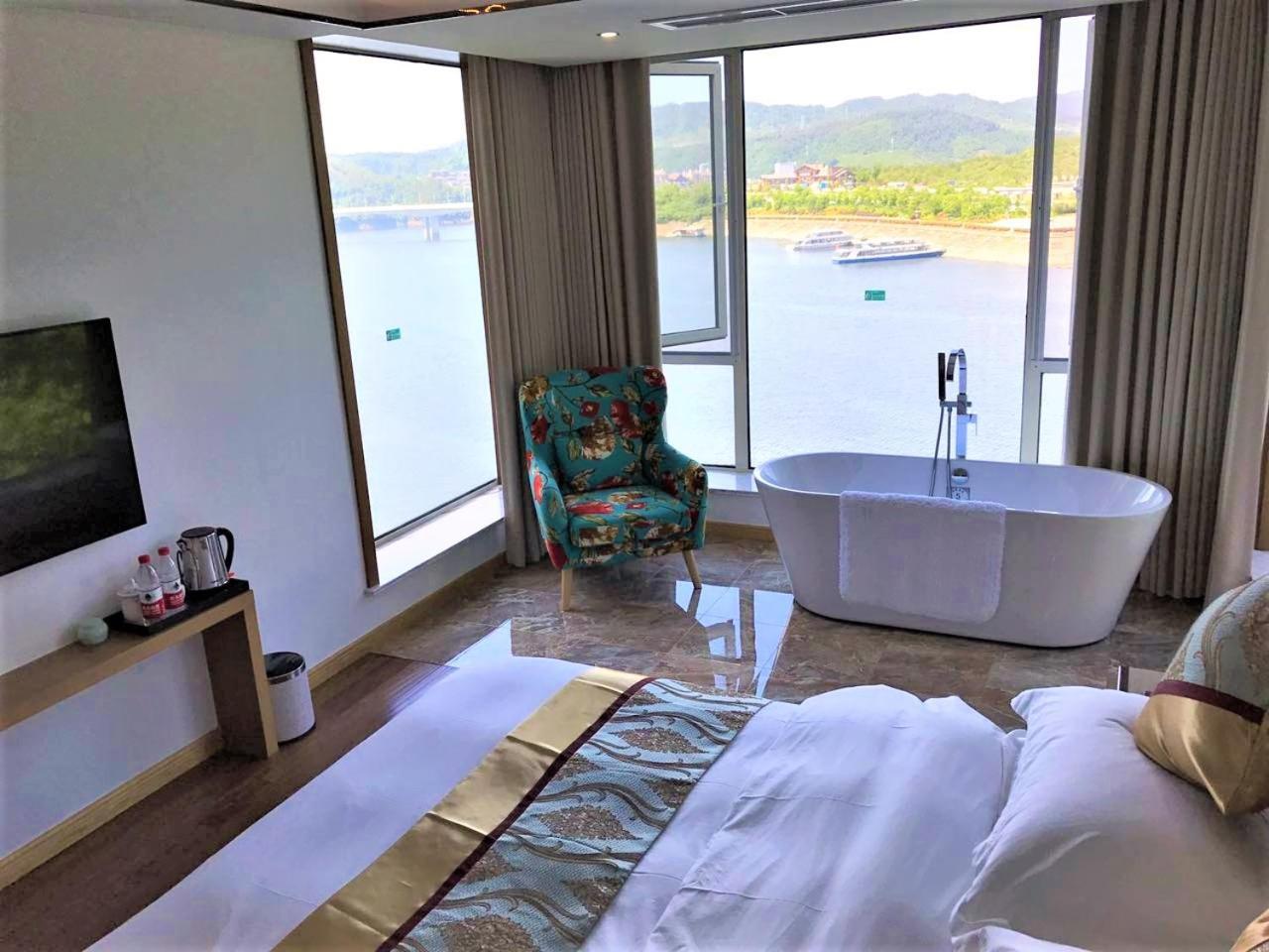 Villa Party Private Yacht Film Base - Dokdo House