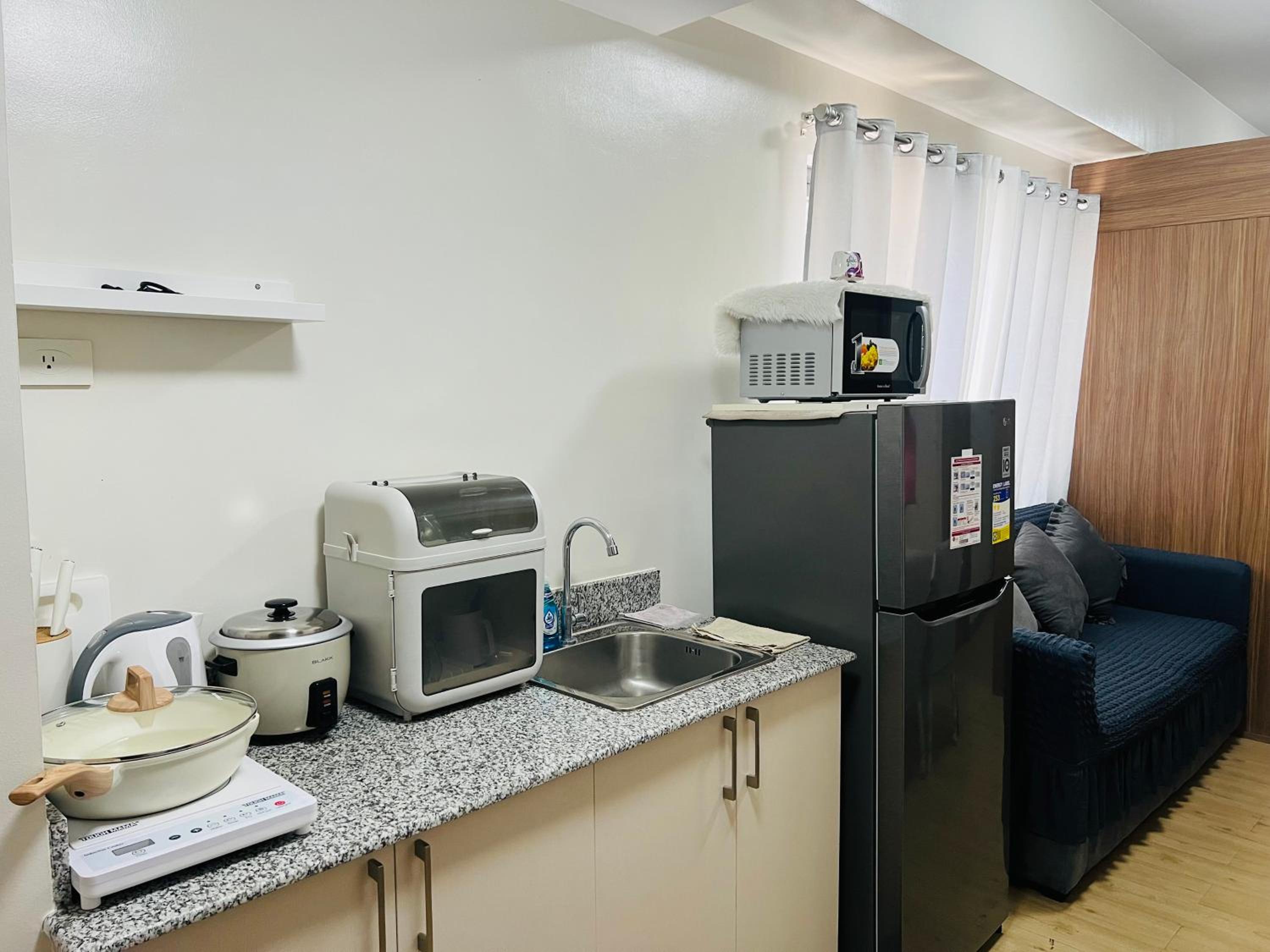 KJ Comfy Stay at Spring Residences Bicutan view 5