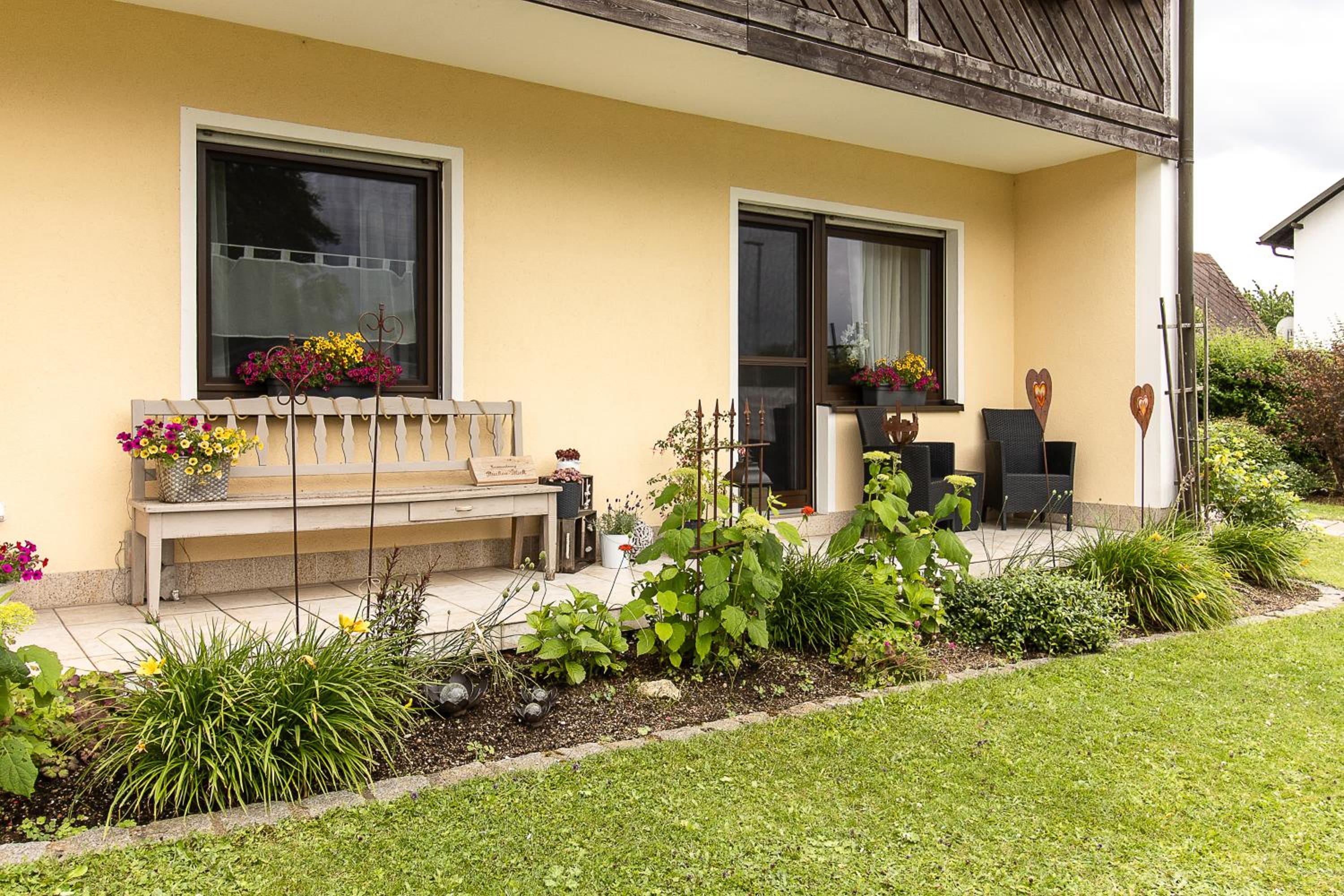 Buchen Blick - Ruhige moderne Ferienwohnung 82qm.