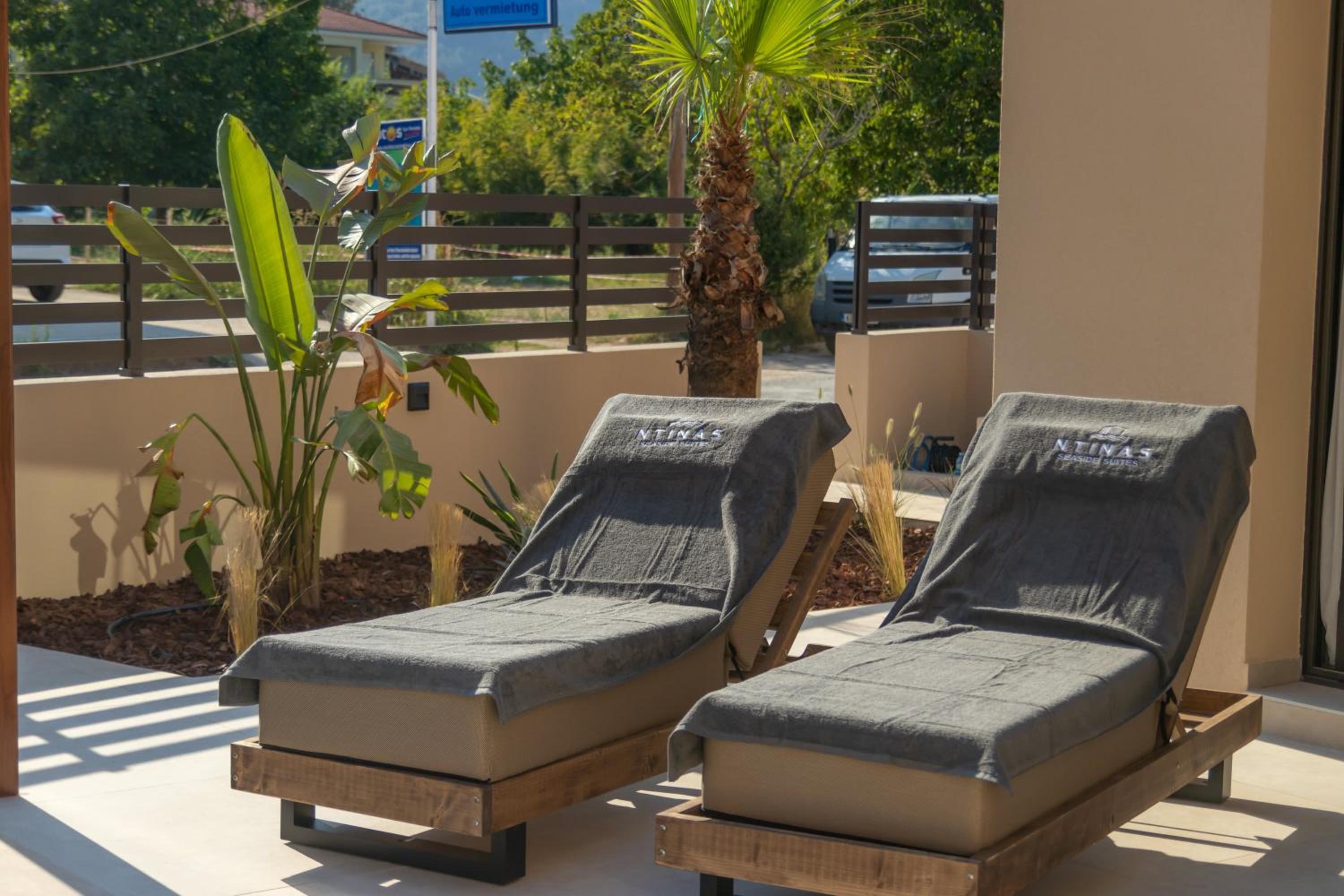 Ntinas Seaside Suites
