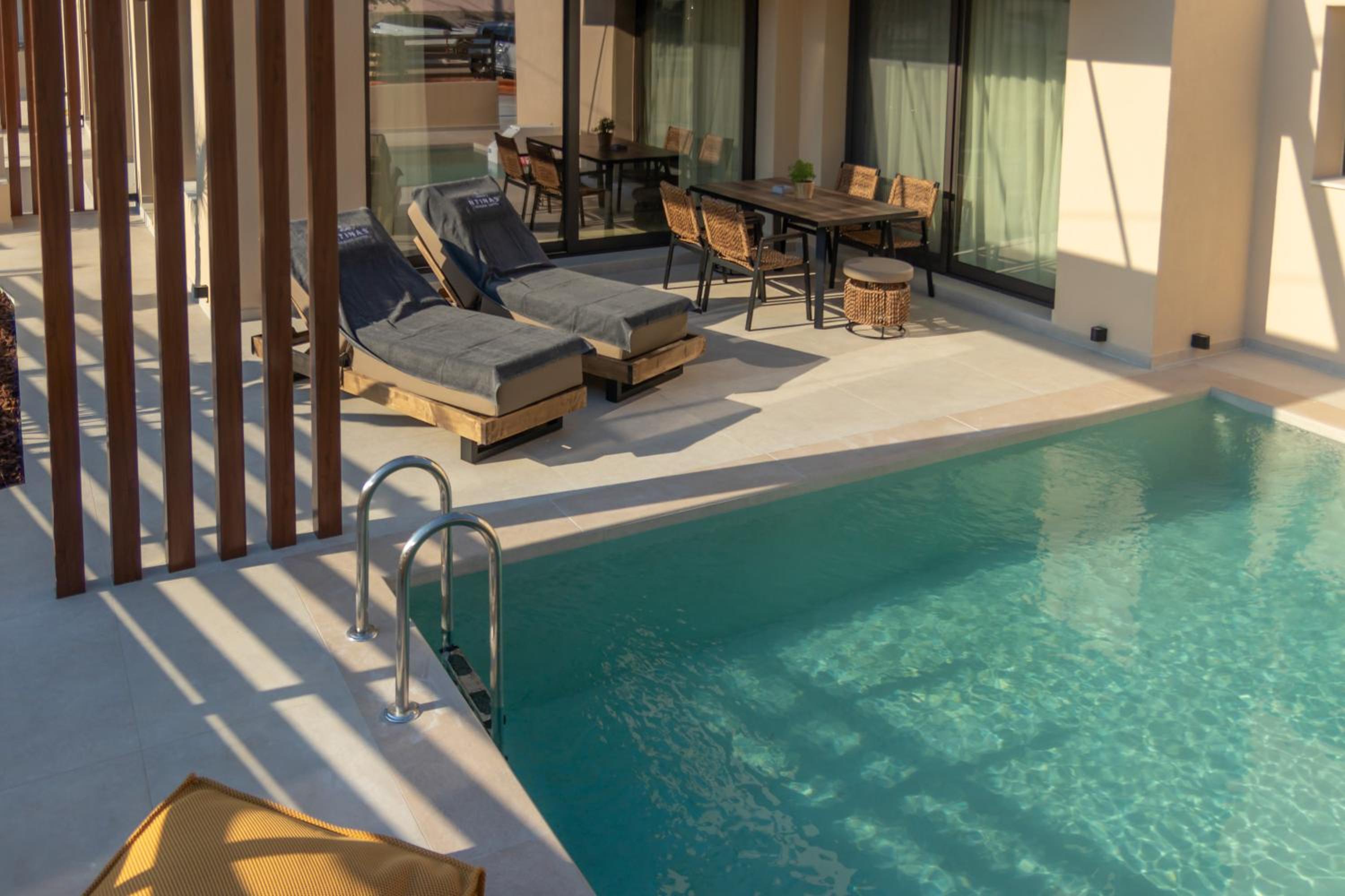 Ntinas Seaside Suites
