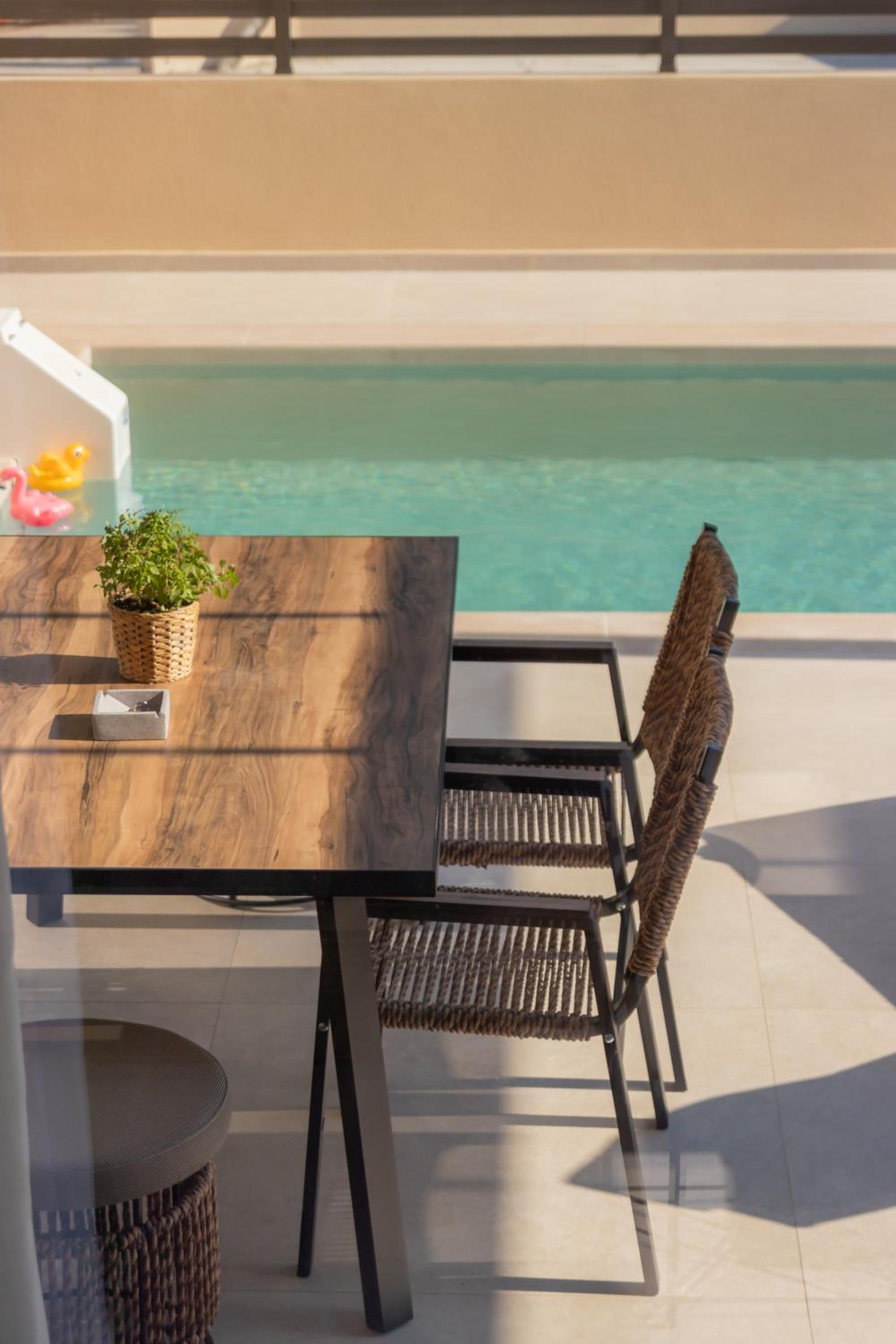 Ntinas Seaside Suites