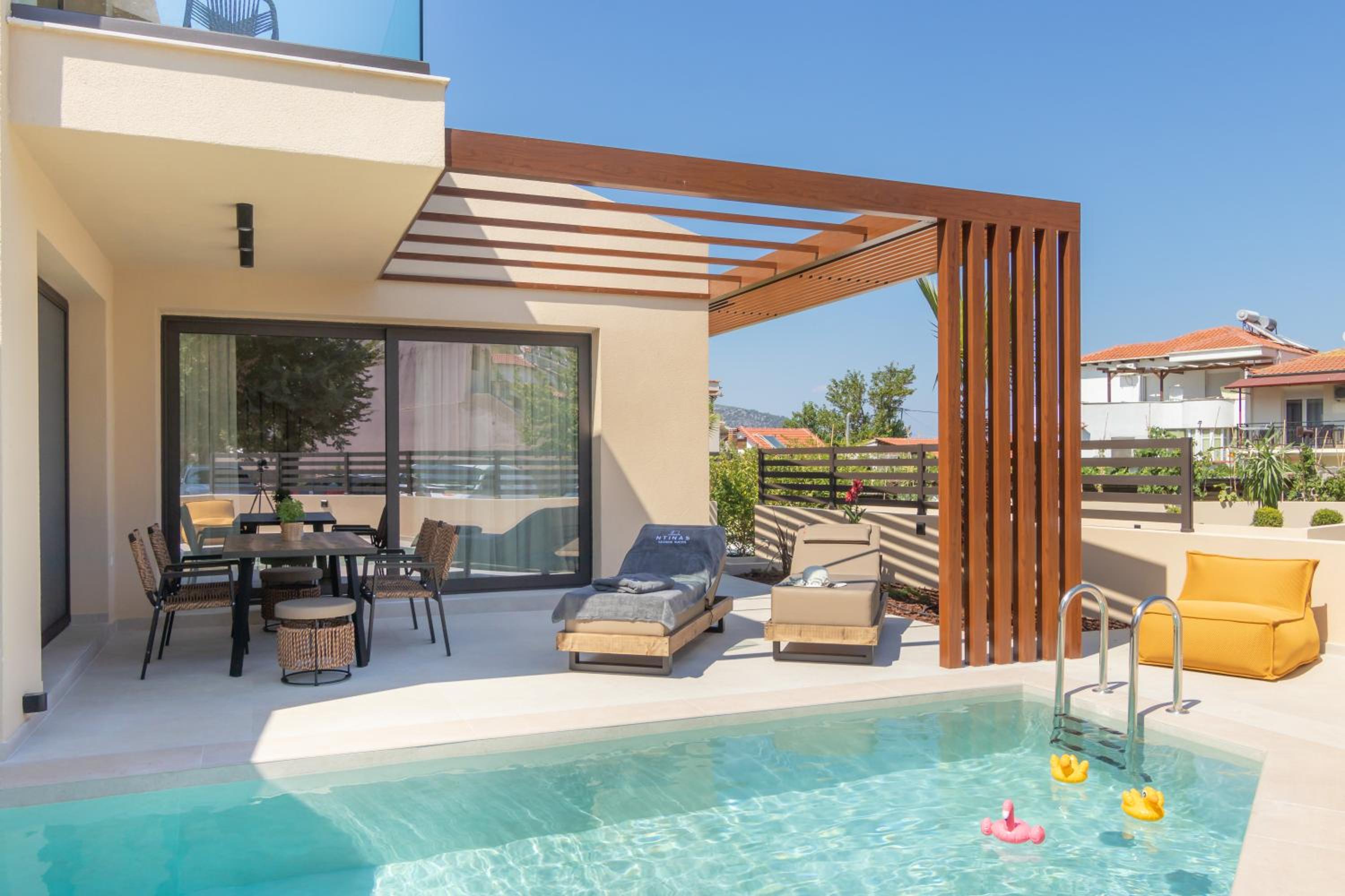 Ntinas Seaside Suites