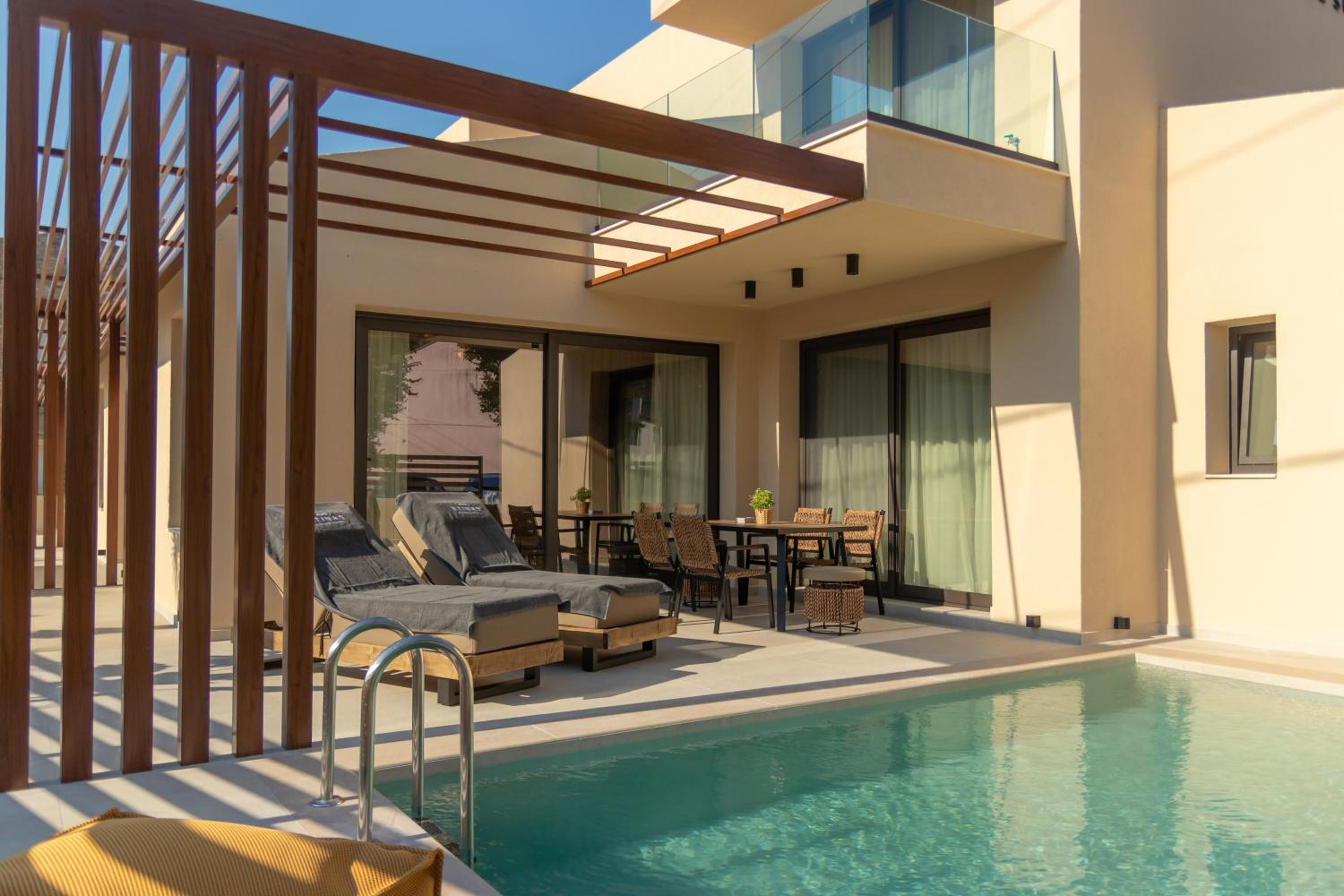 Ntinas Seaside Suites photo 3