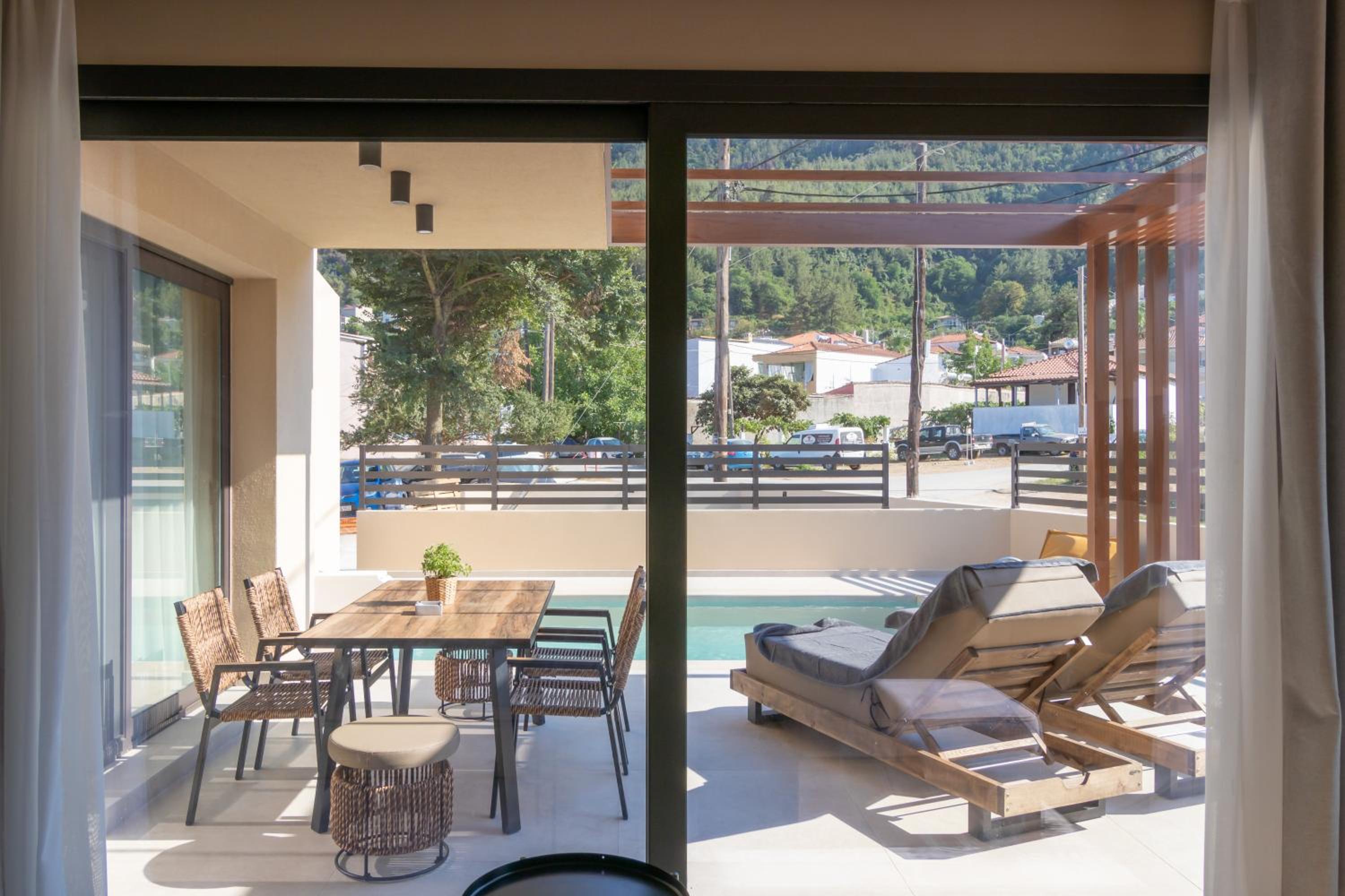 Ntinas Seaside Suites
