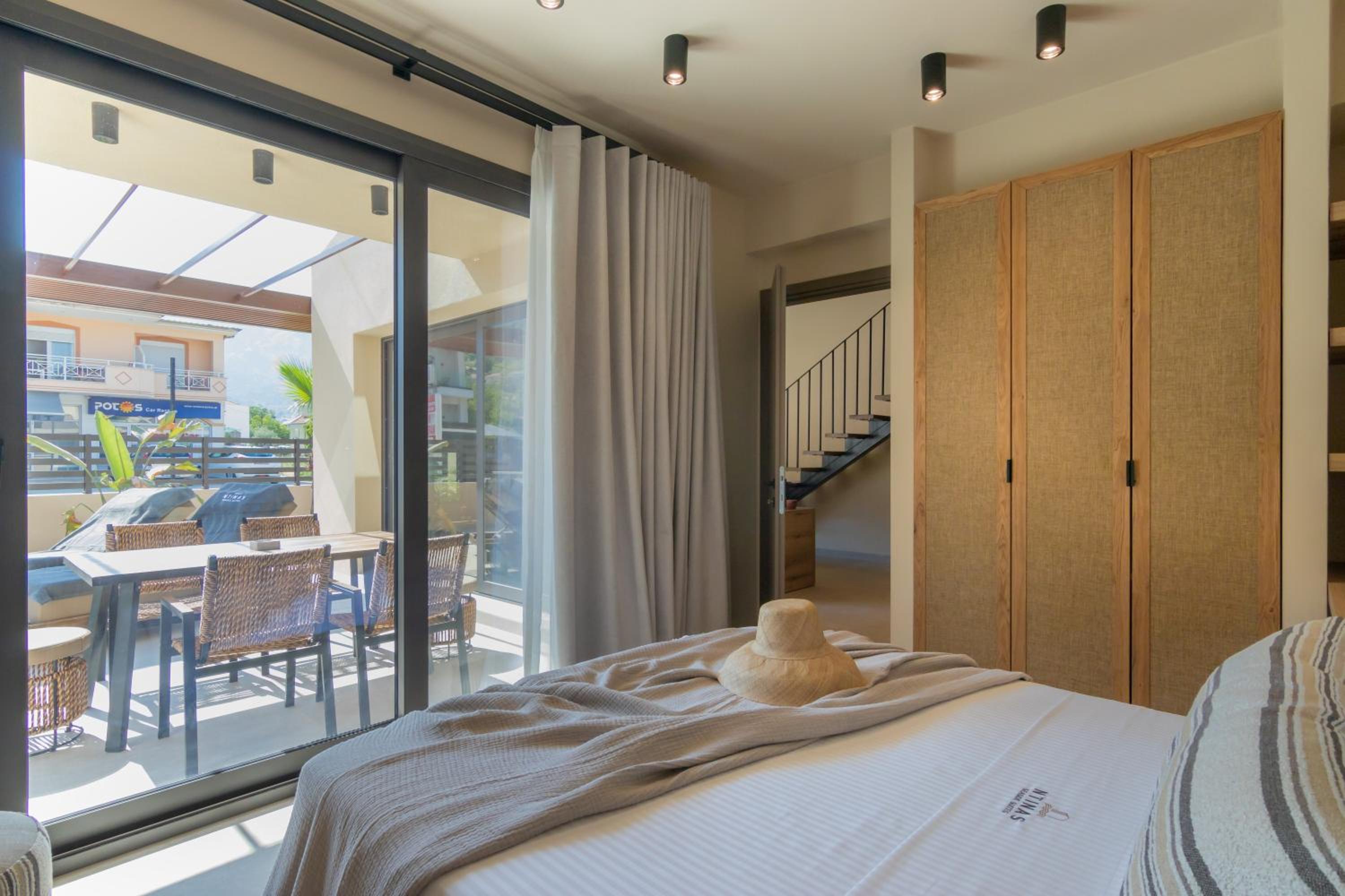 Ntinas Seaside Suites