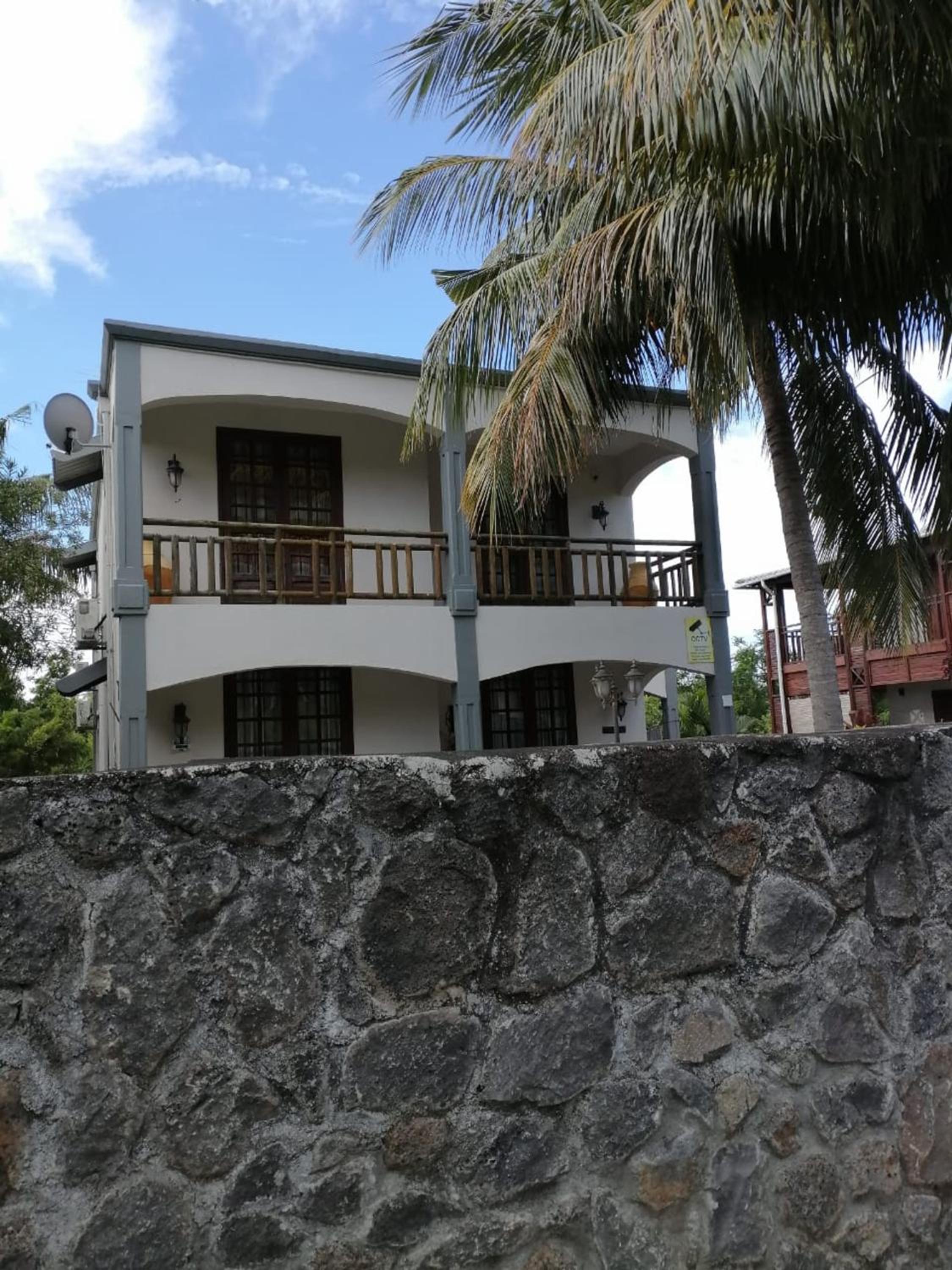 Welcoming villa with sea, mountain, and garden views