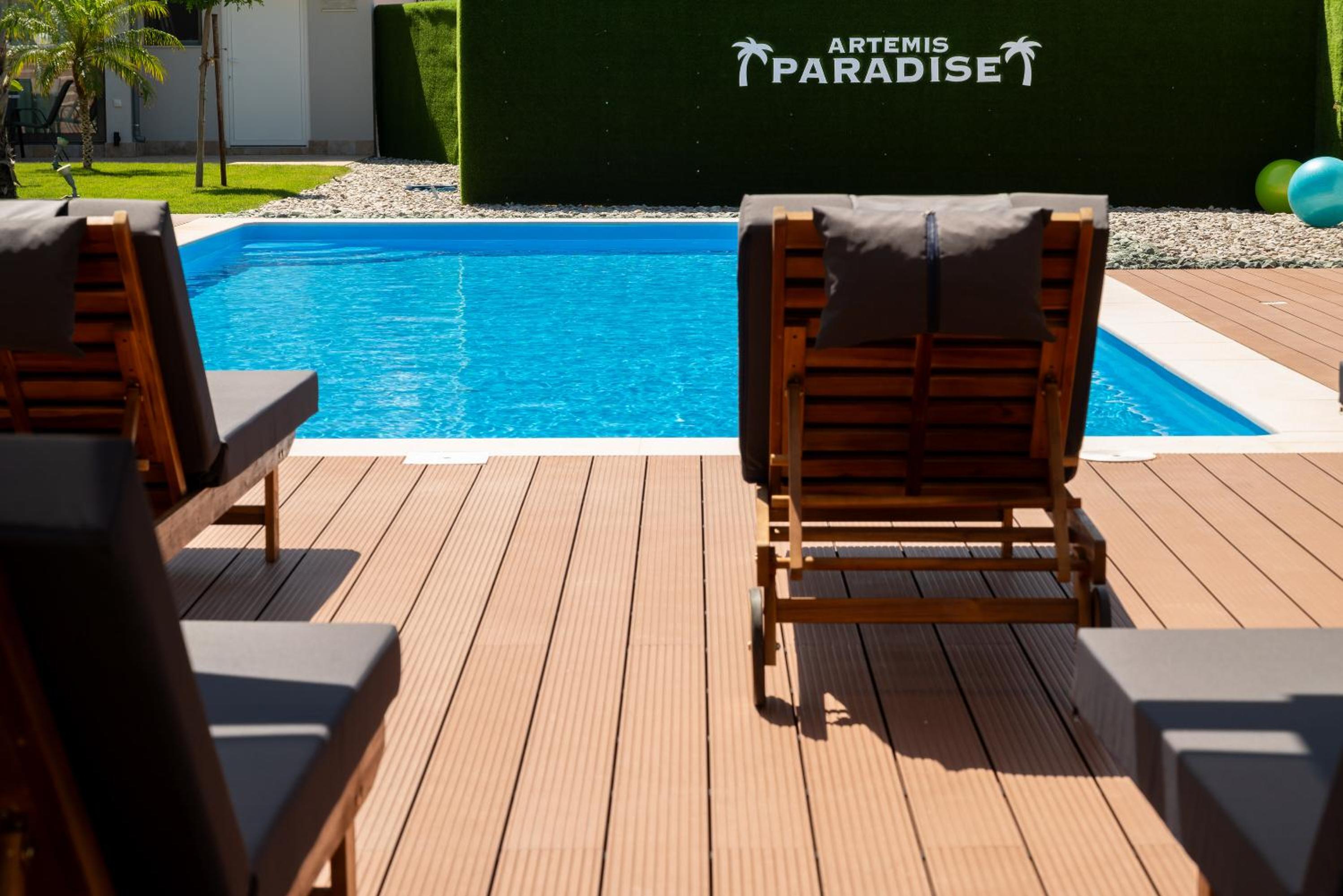 Paradise Apartments Artemida