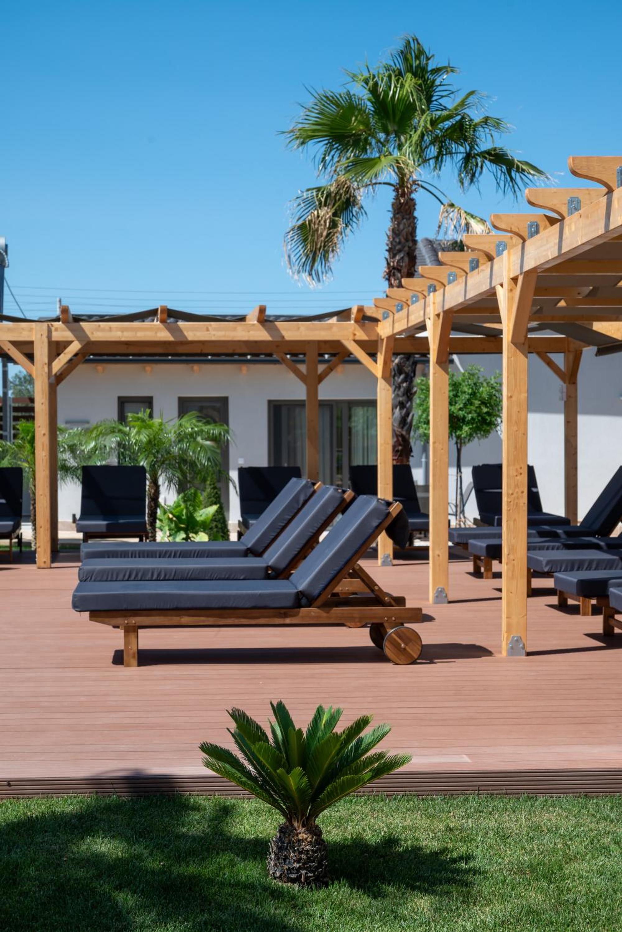Paradise Apartments Artemida