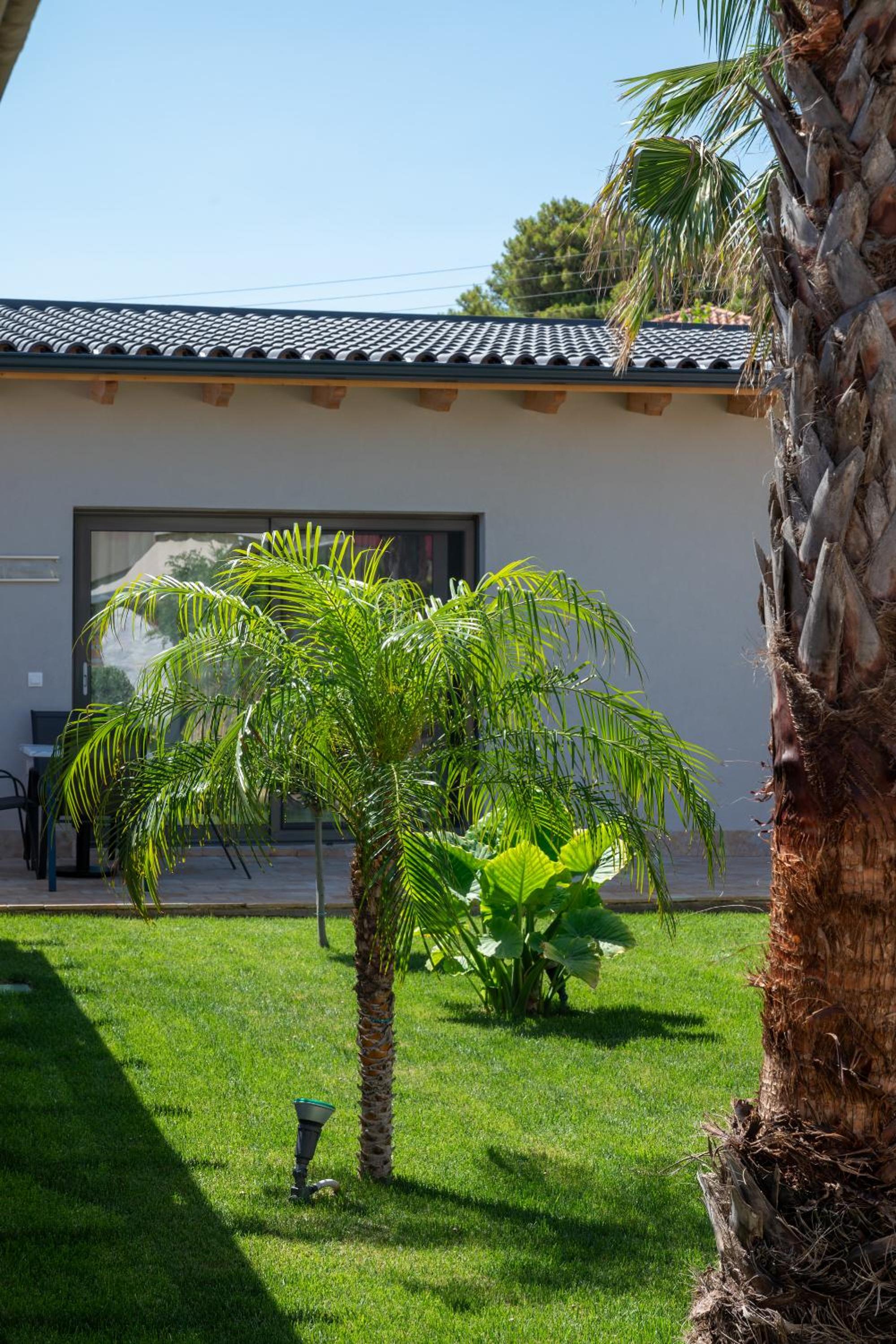 Paradise Apartments Artemida
