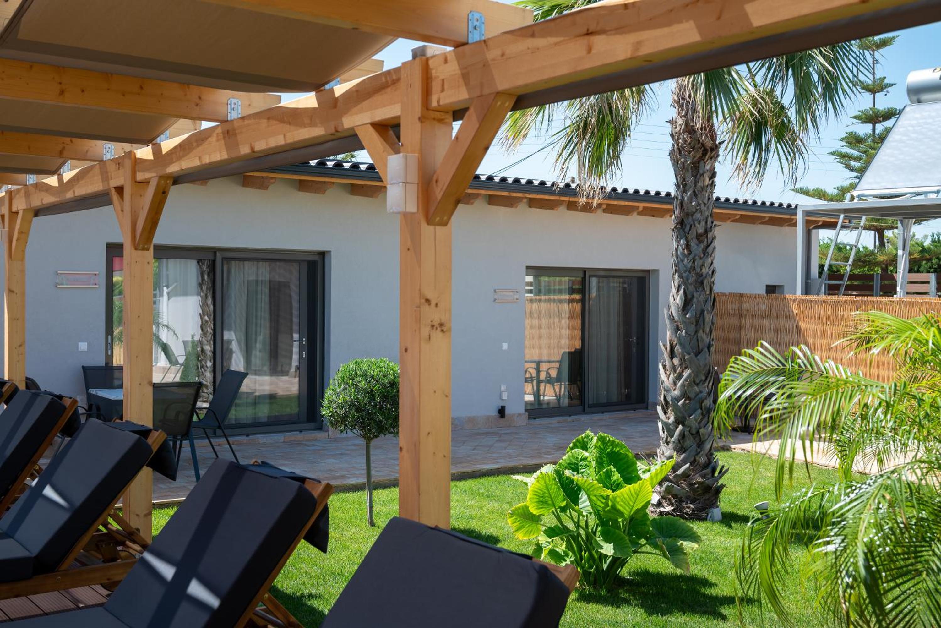 Paradise Apartments Artemida