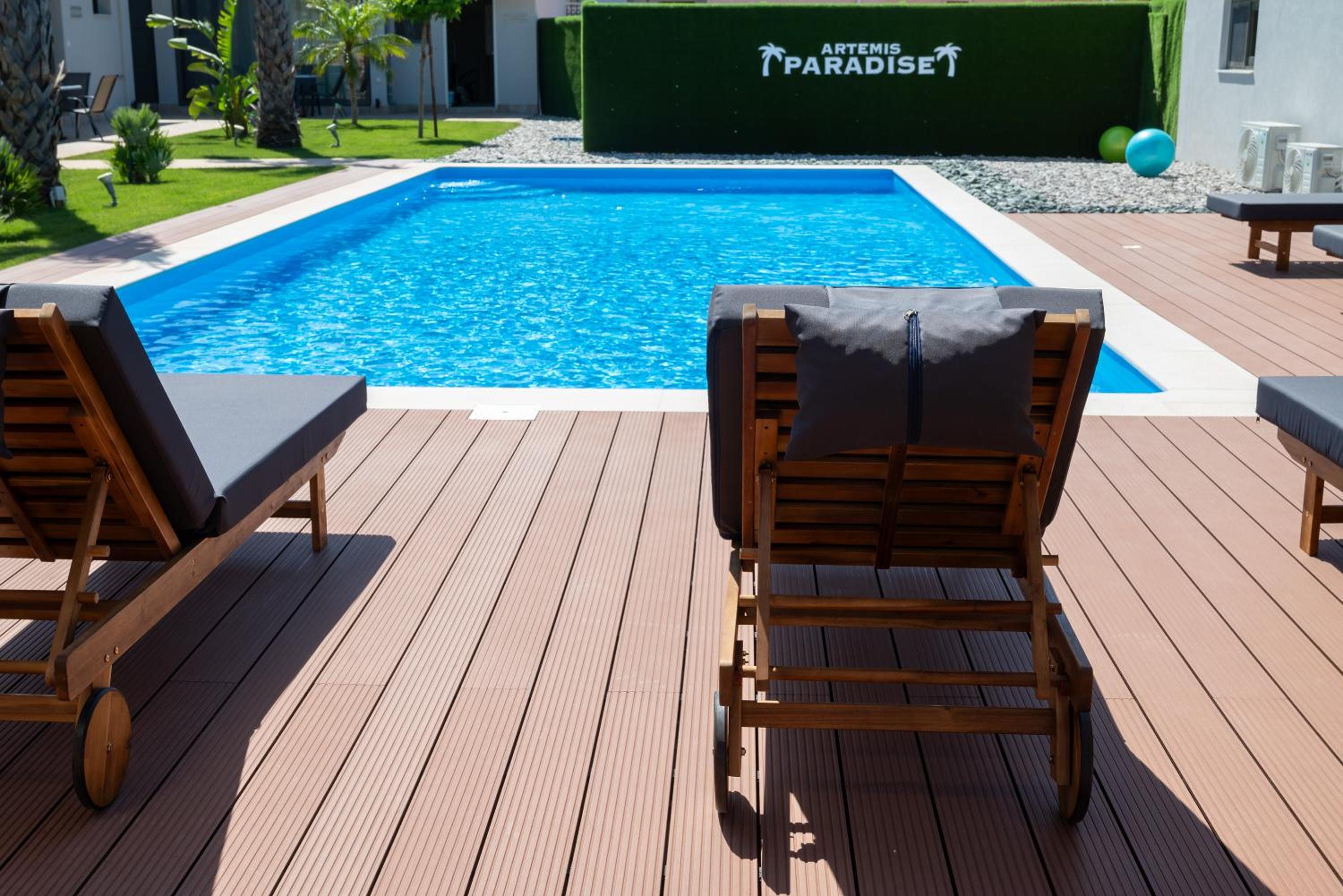 Paradise Apartments Artemida