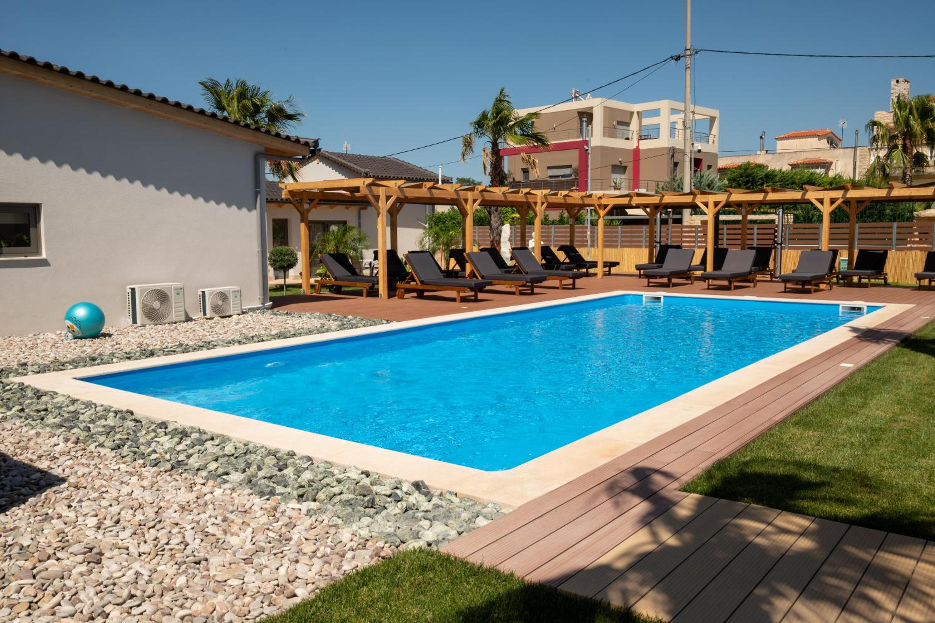 Paradise Apartments Artemida