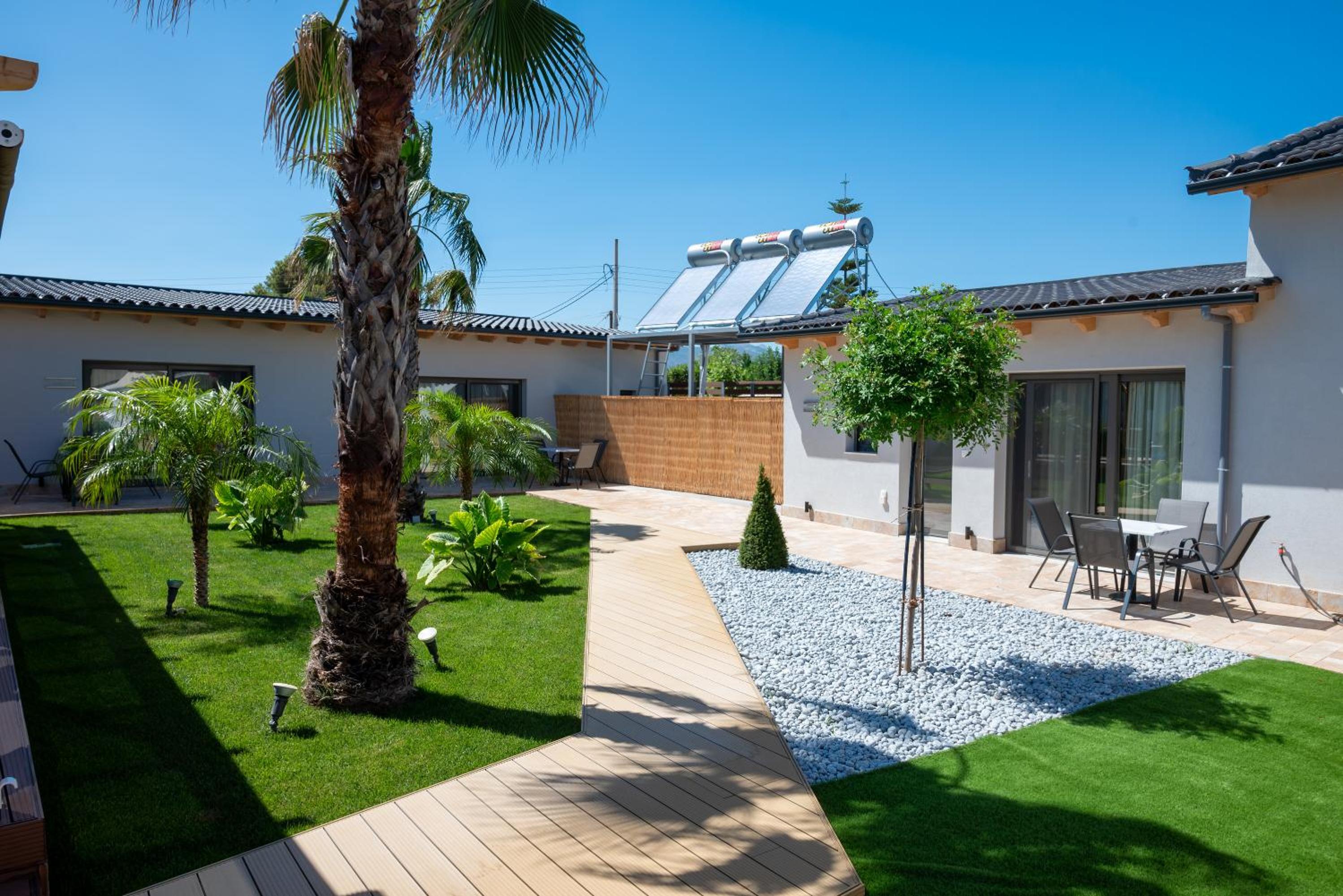 Paradise Apartments Artemida