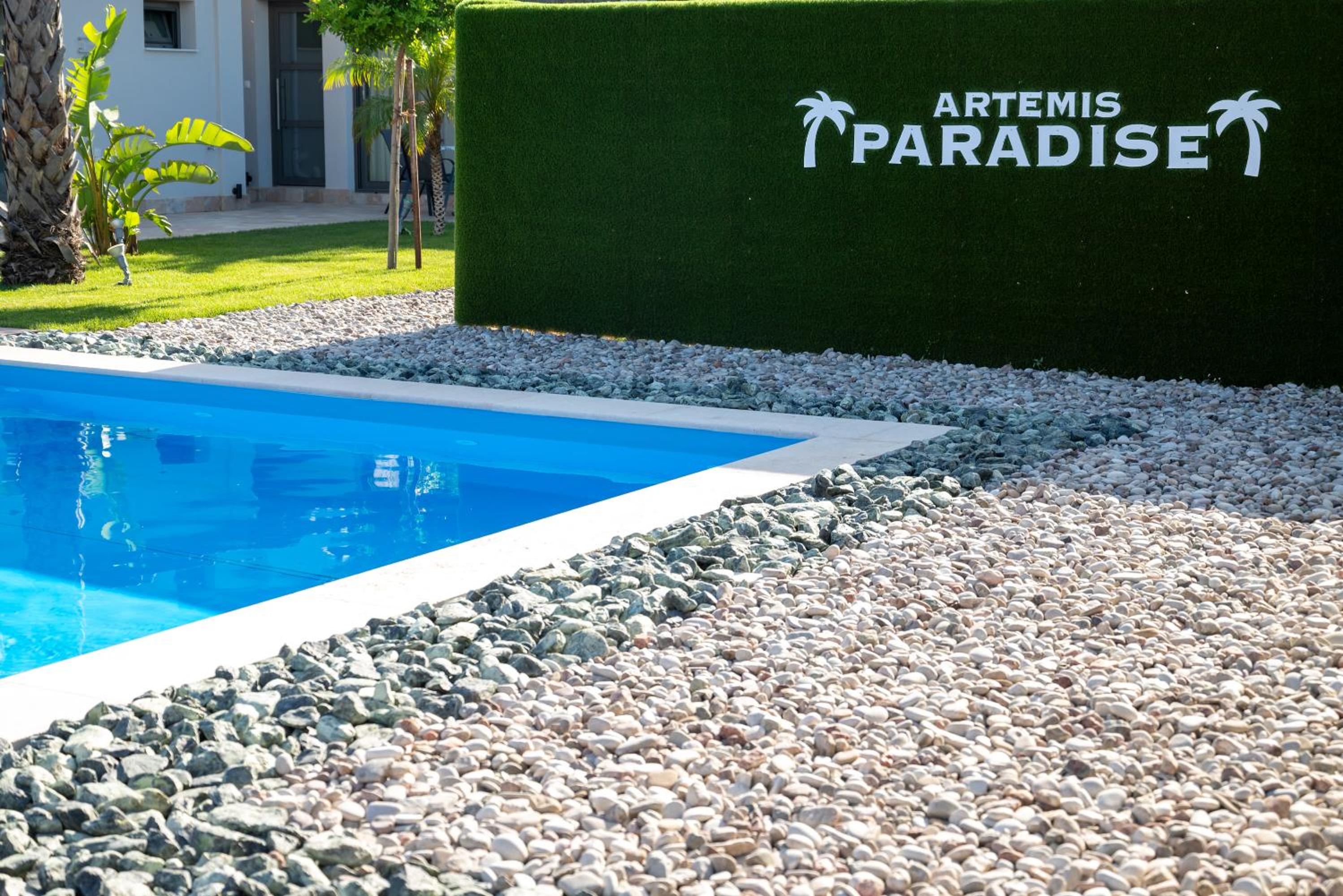 Paradise Apartments Artemida