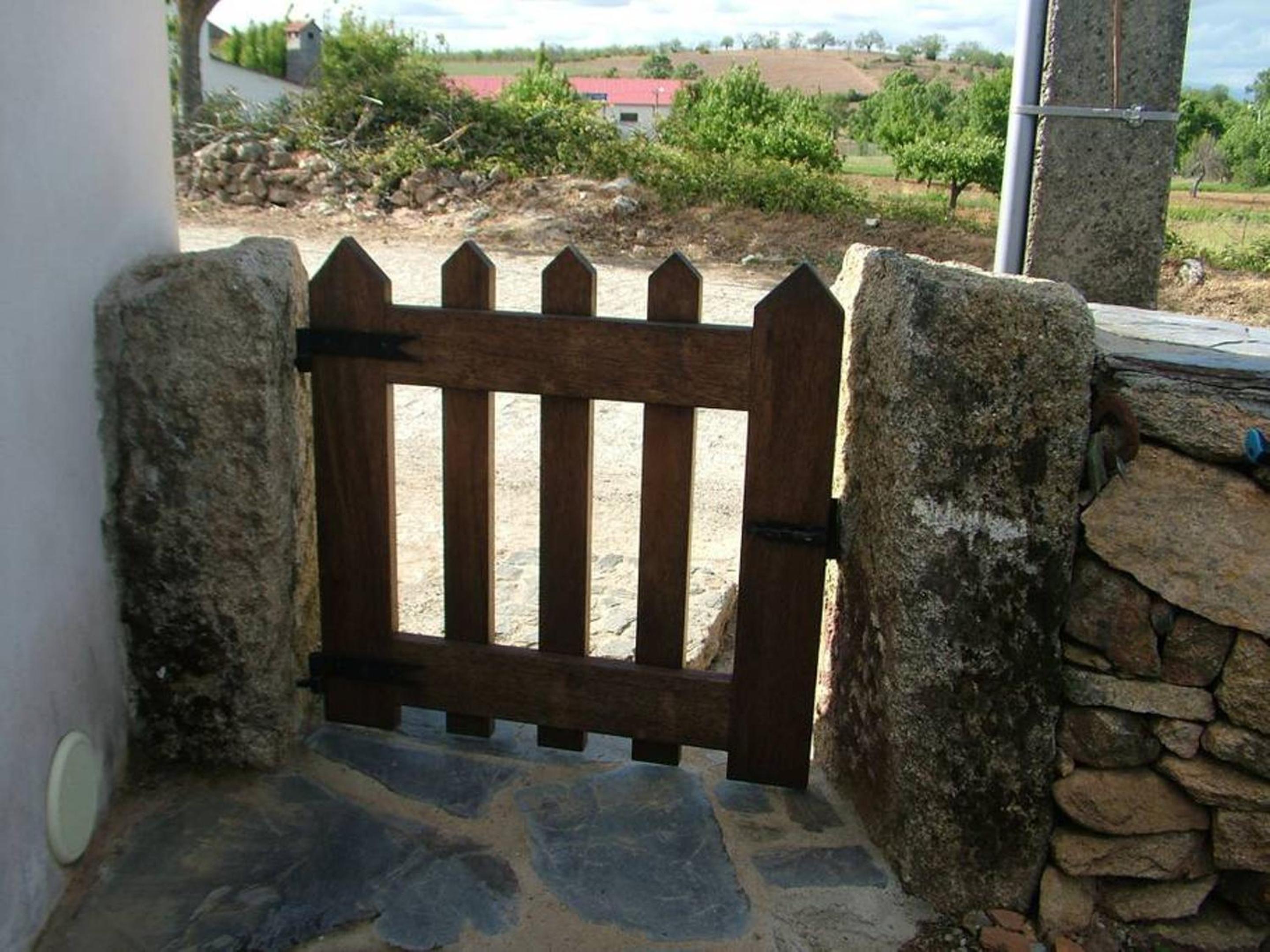 Charming house in Parada with mountain view and fenced garden view 5
