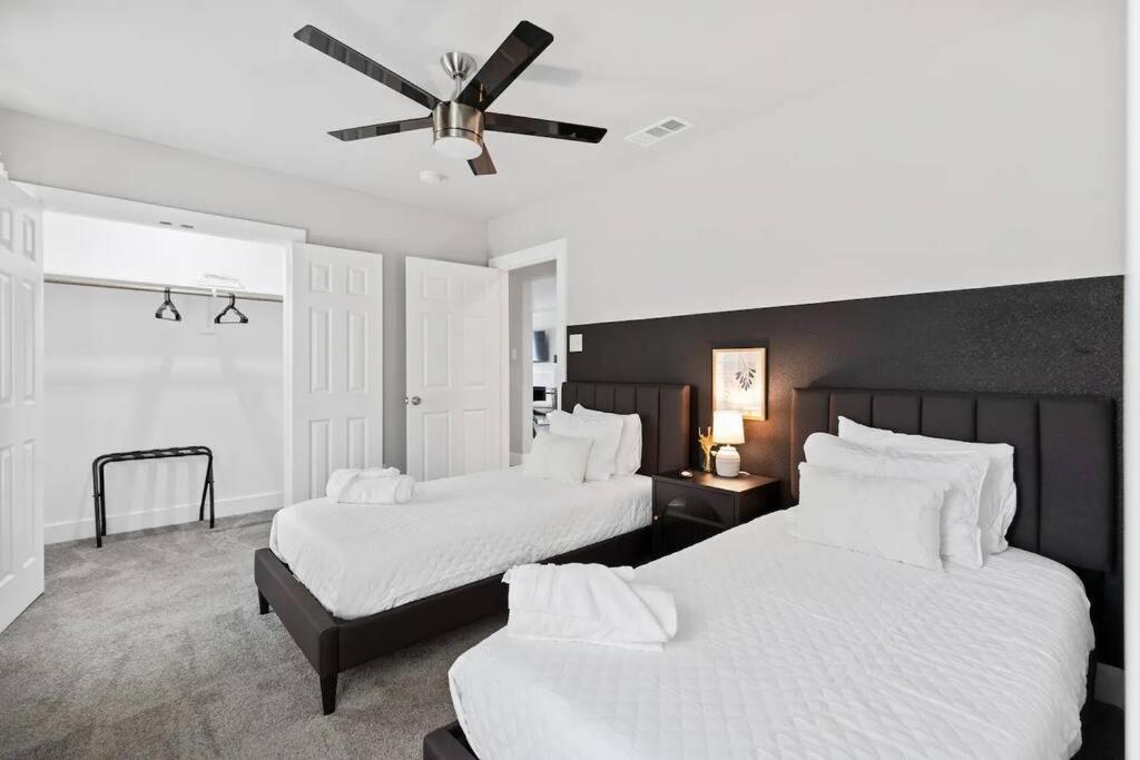 S&N Lux Home with King Bed & Wi-Fi view 4