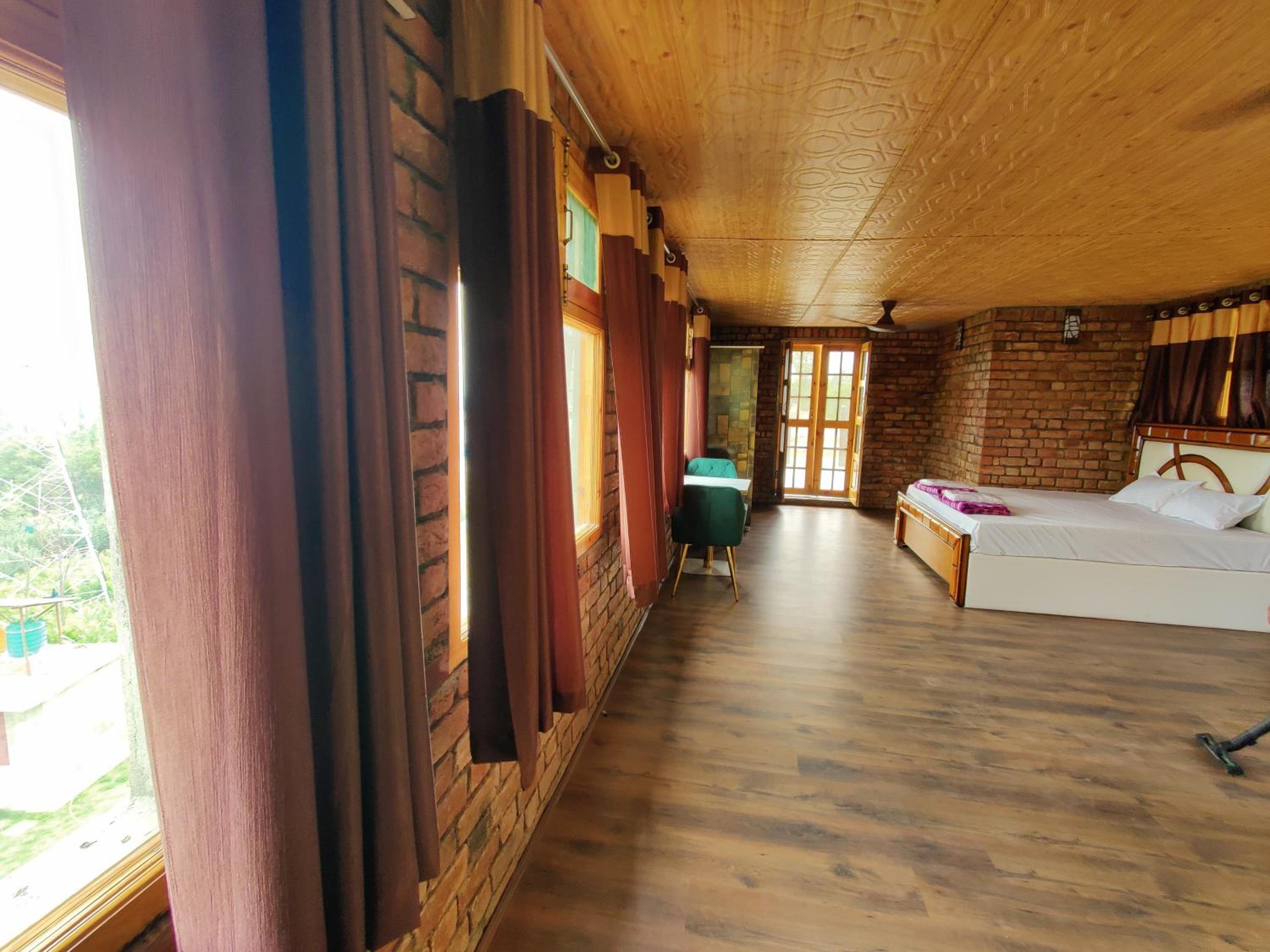 Photo 11