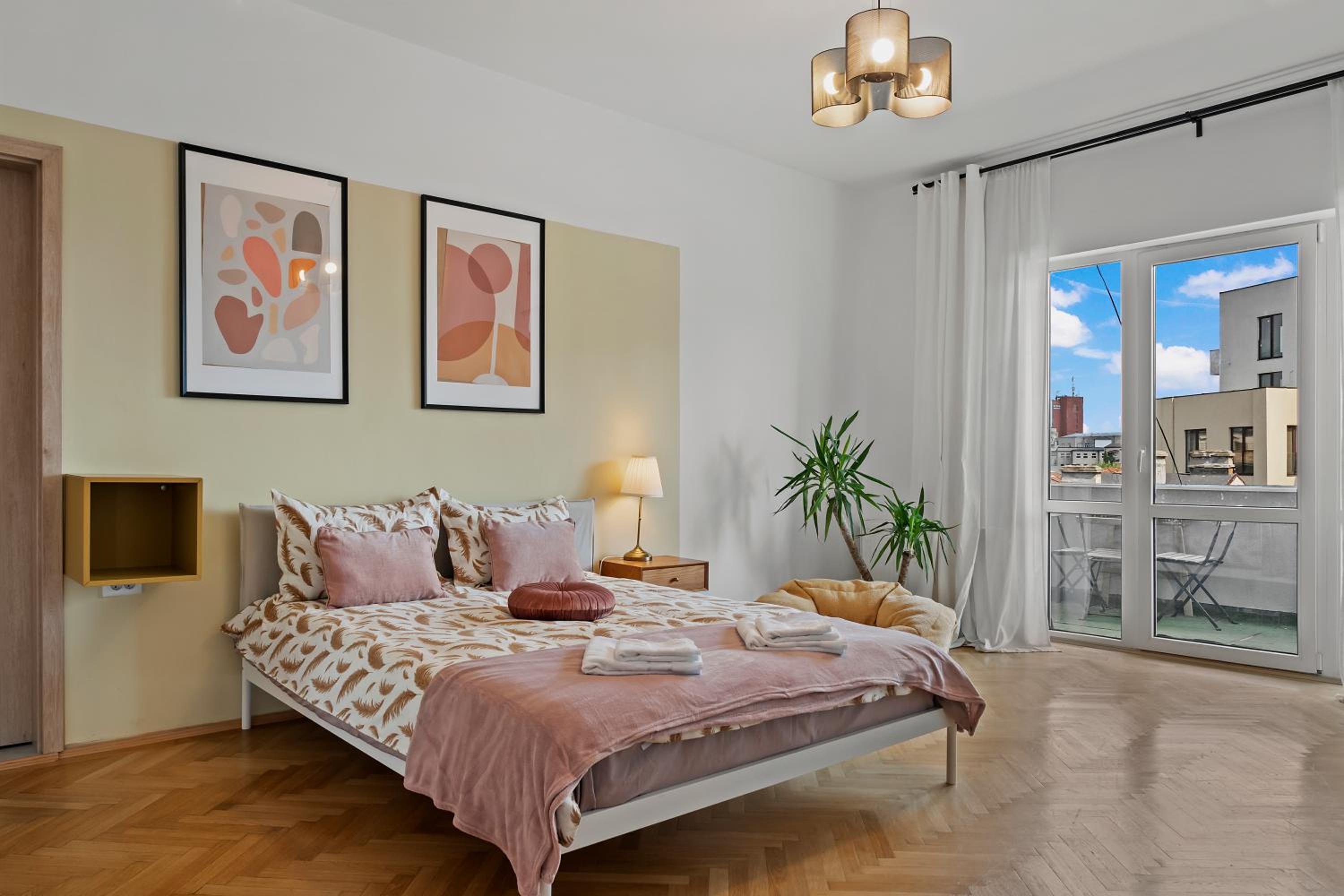 Ultracentral Dreamland Apartment 3 Bdrm view 5