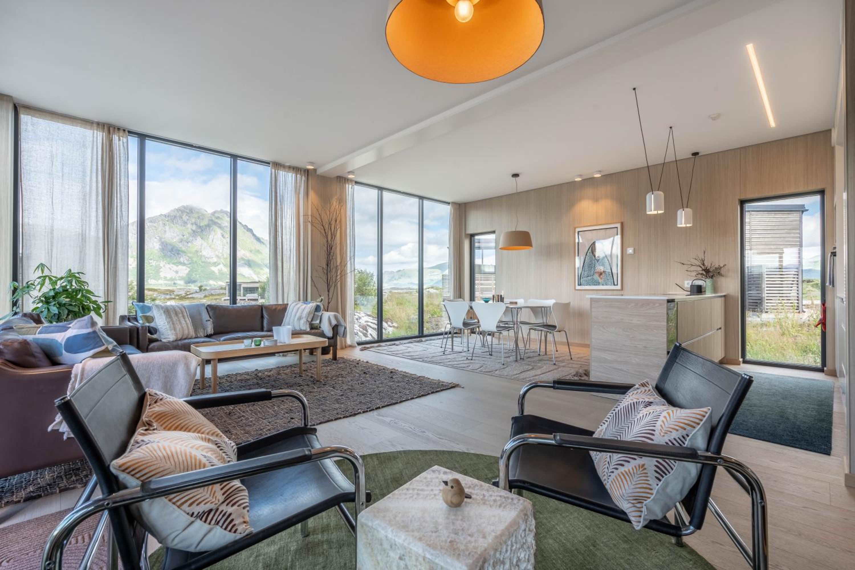 Beautiful lodge in Lofoten housing up to 6 guests! view 5
