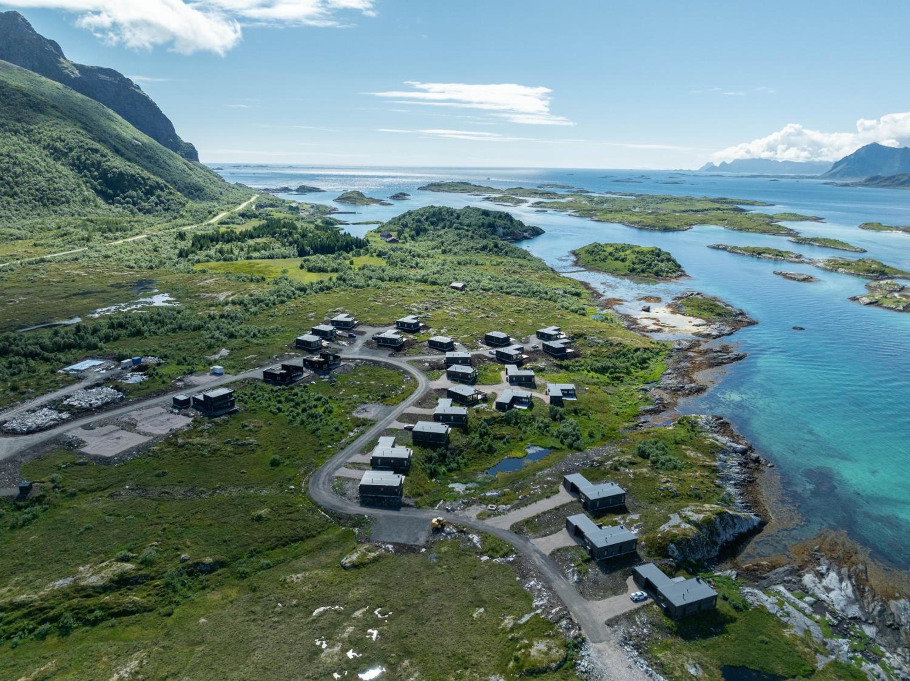 Hotel Beautiful lodge in Lofoten housing up to 6 guests! - Image 1