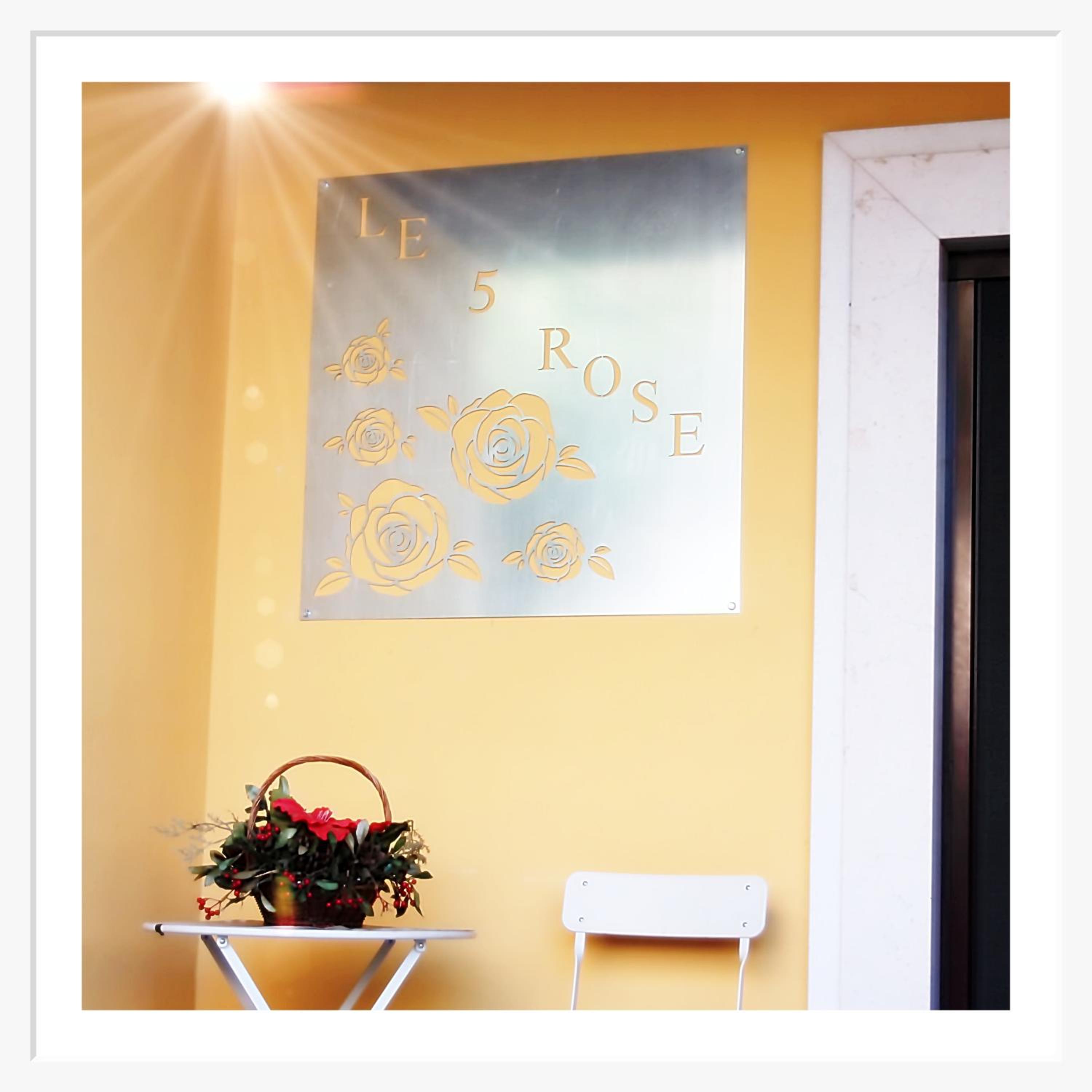 Le cinque rose view 5