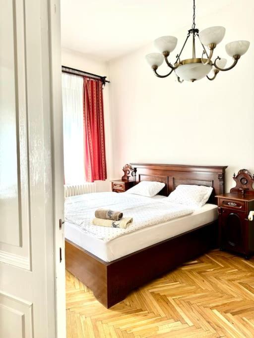 Unique apartment in the center view 3