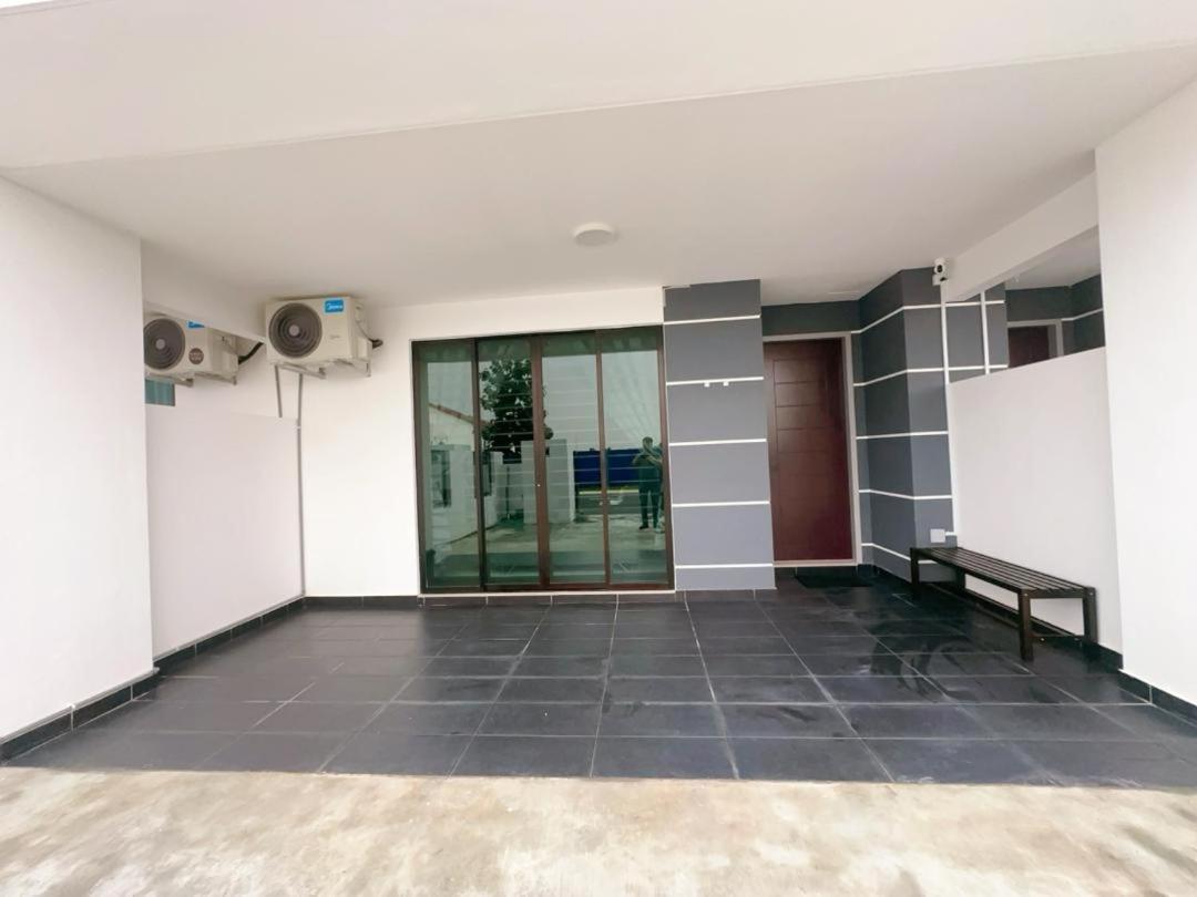 A23 Hello Baby Dato Onn Tebing 15PAX Private Bathroom