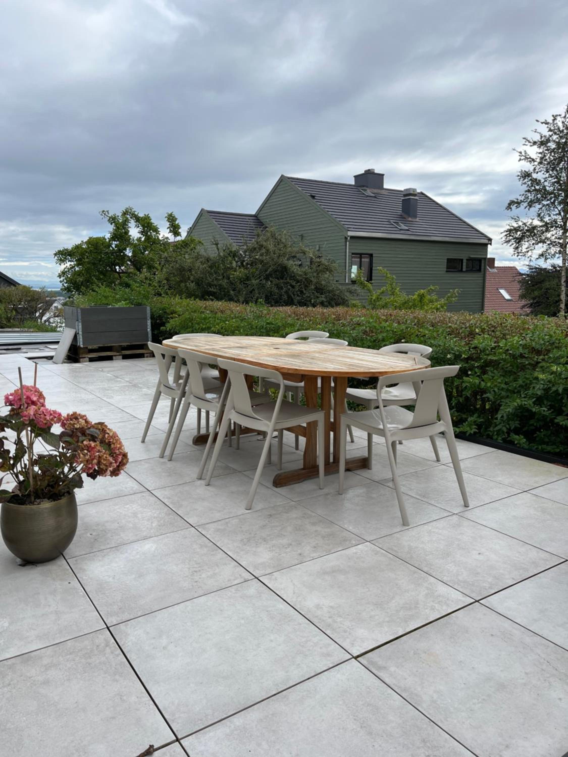 Spacious - high quality - Villa with Host for ONS view 3