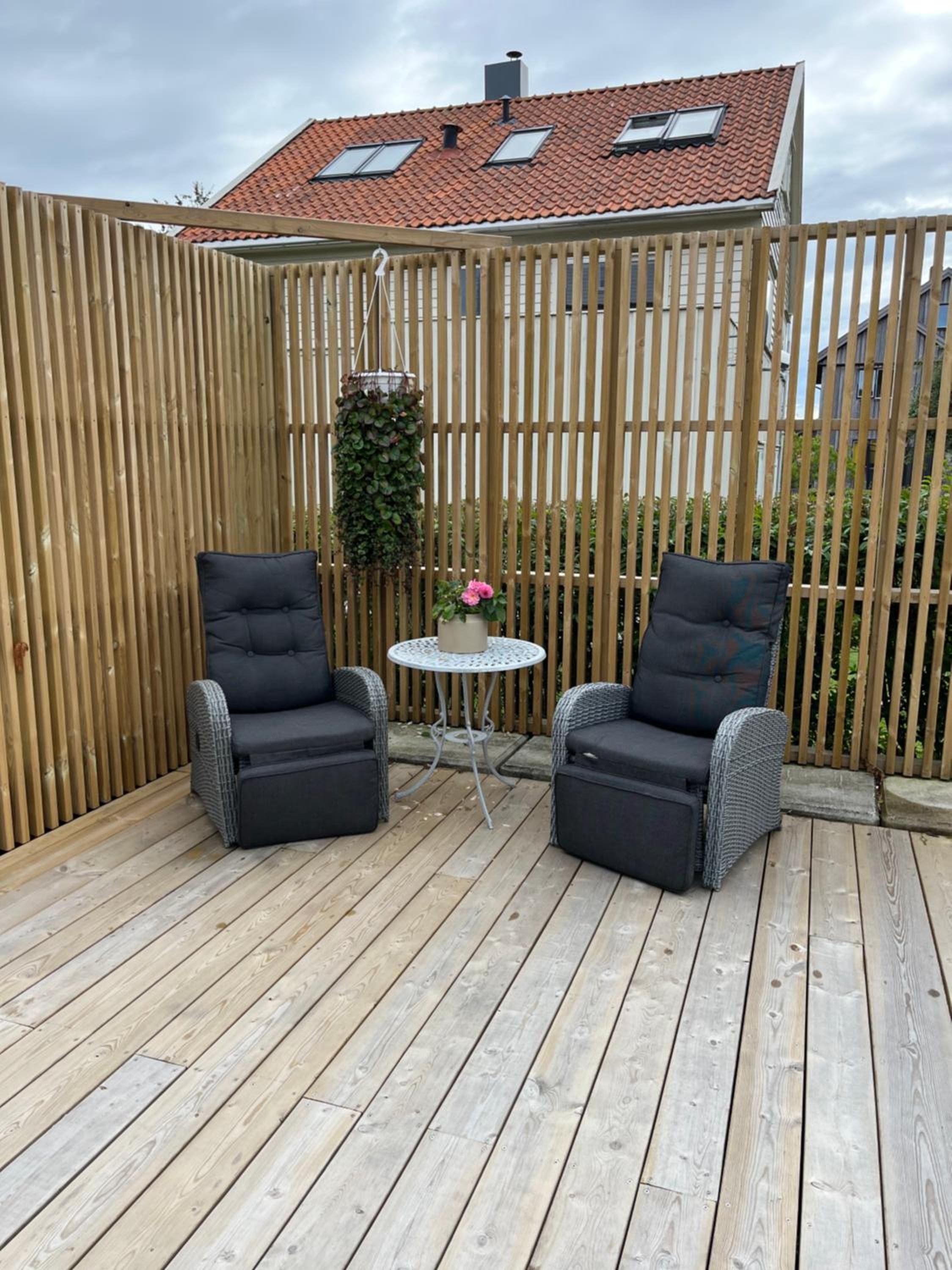 Spacious - high quality - Villa with Host for ONS view 4