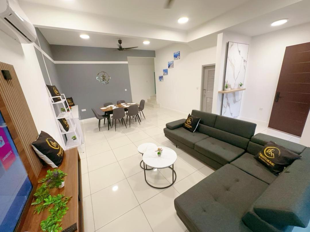 A23 Hello Baby Dato Onn Tebing 15PAX Private Bathroom
