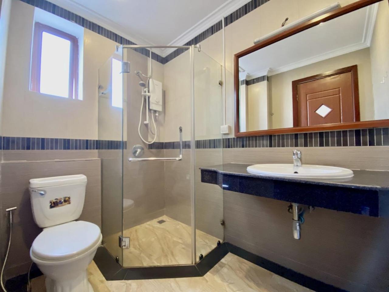 WH302 Residence view 3