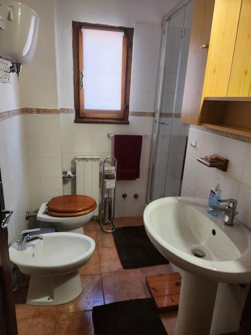 House with roof terrace and views of Lake Trasimeno
