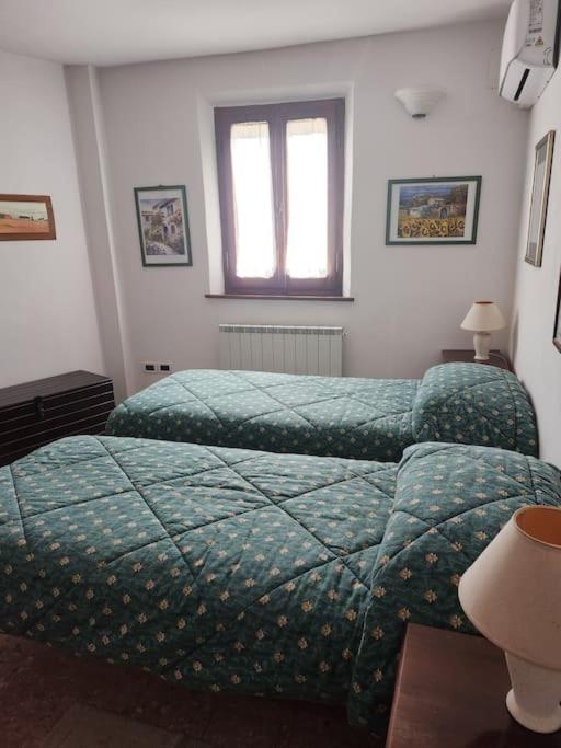 House with roof terrace and views of Lake Trasimeno