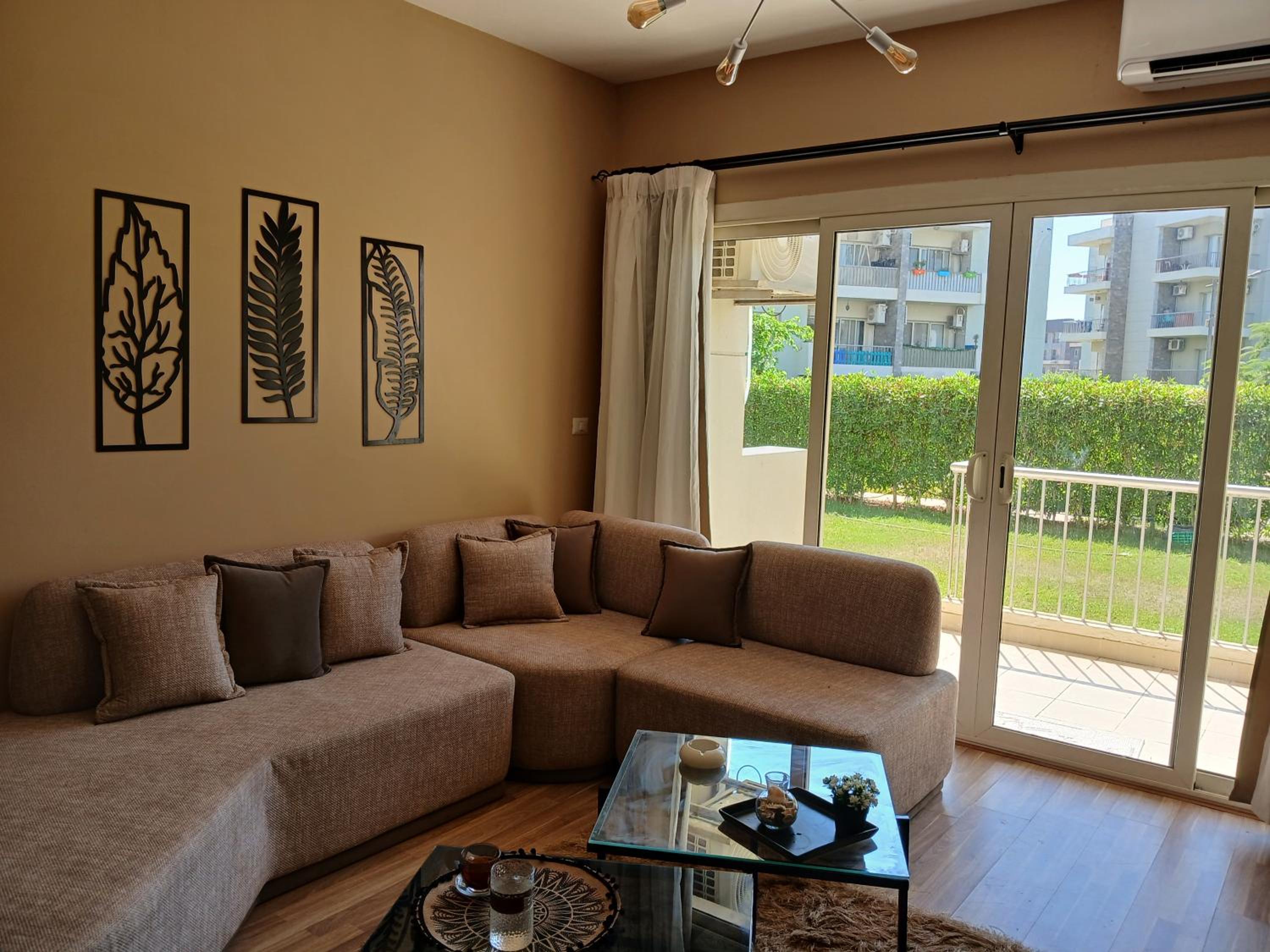 Luxerious apartment with a private garden and pool access