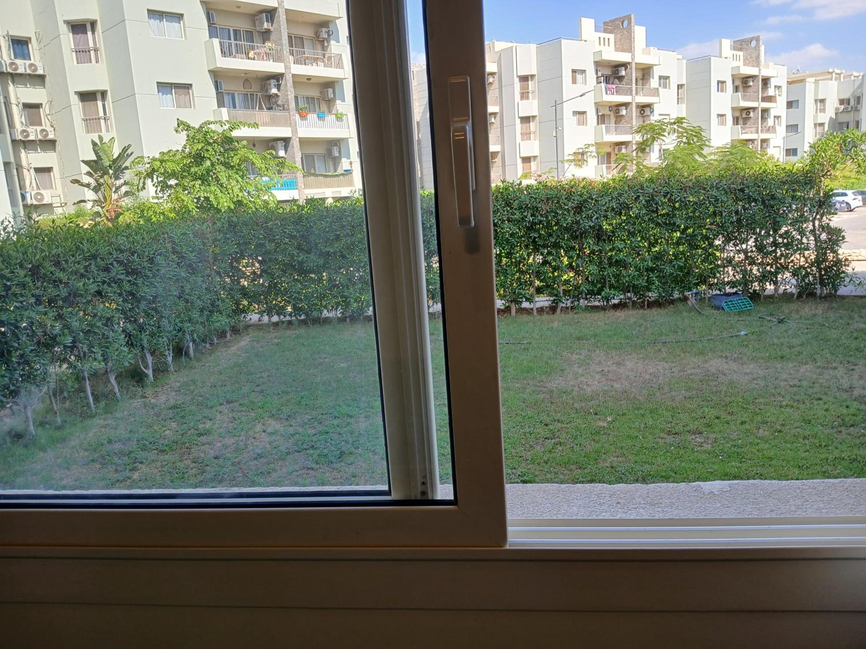 Luxerious apartment with a private garden and pool access