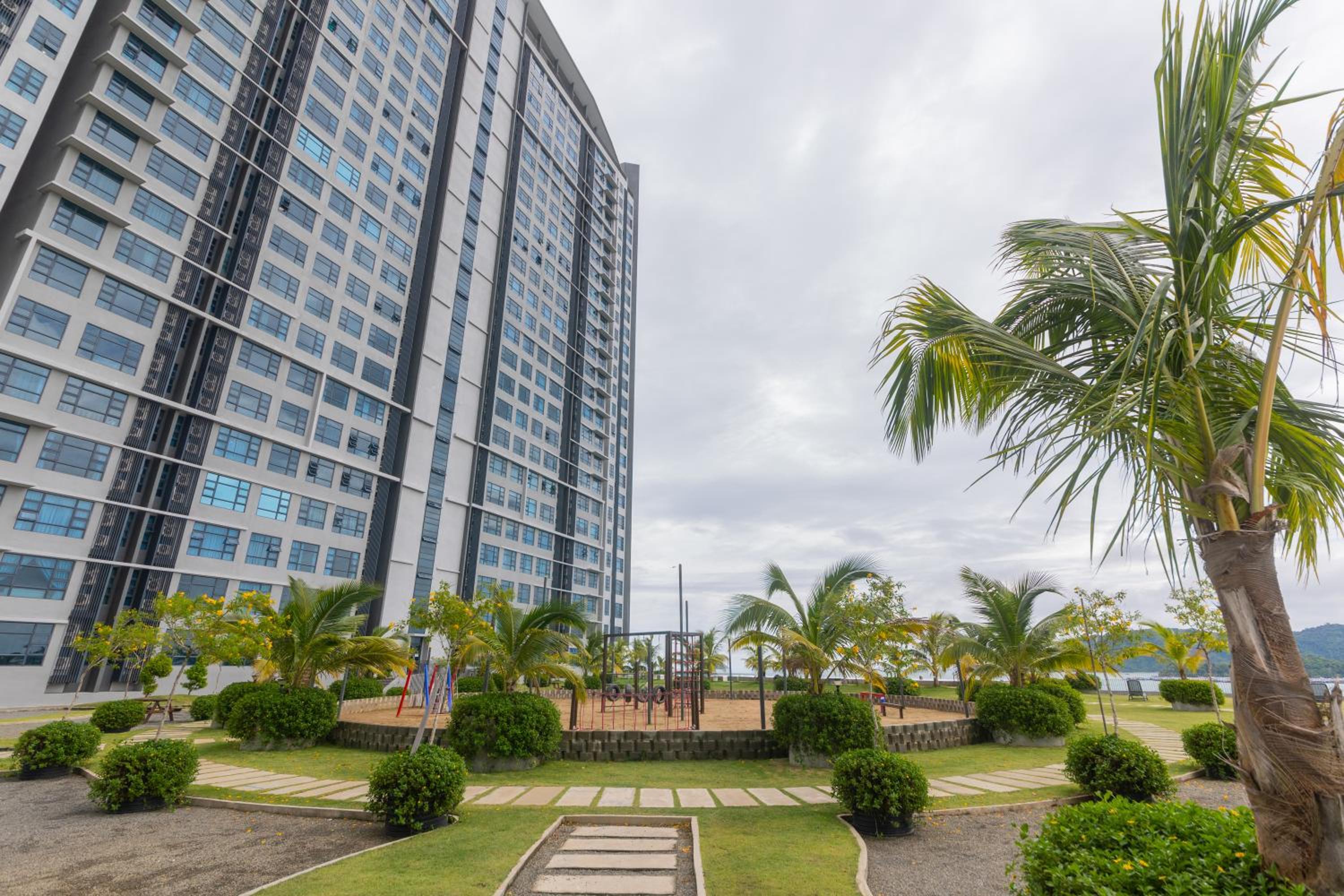 Charis Seaview Suites at Jesselton Quay Kota Kinabalu photo 4