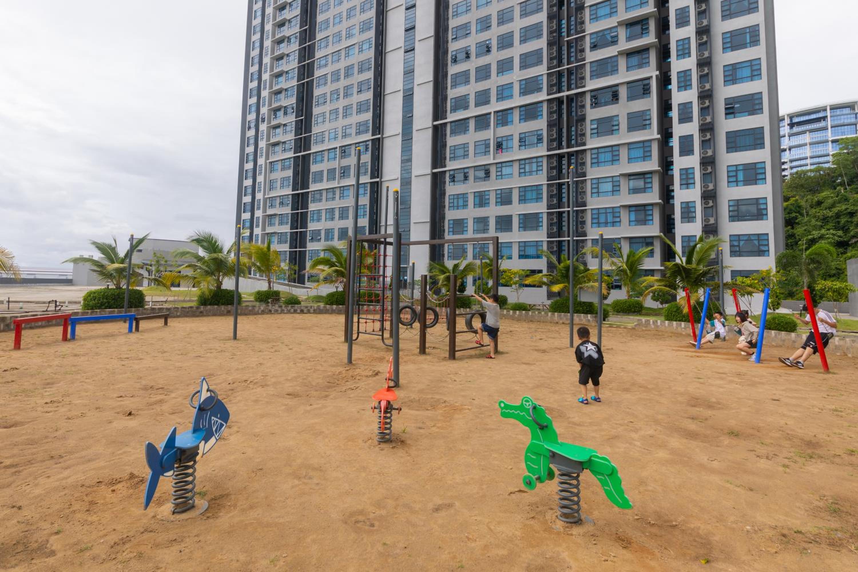 Charis Seaview Suites at Jesselton Quay Kota Kinabalu photo 2