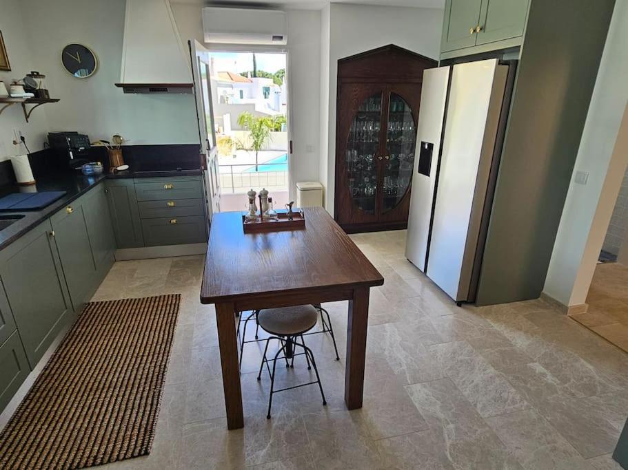Luxurious Villa - Pool, Hot Tub, Cinema and Golf view 4