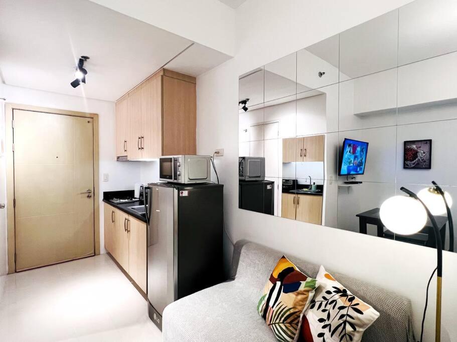 1BR Condotel with Balcony at SM Light Residences #LT01 view 4