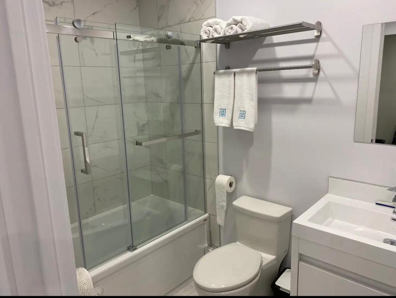Le Bijou AirHome One or Two Bedroom Suite