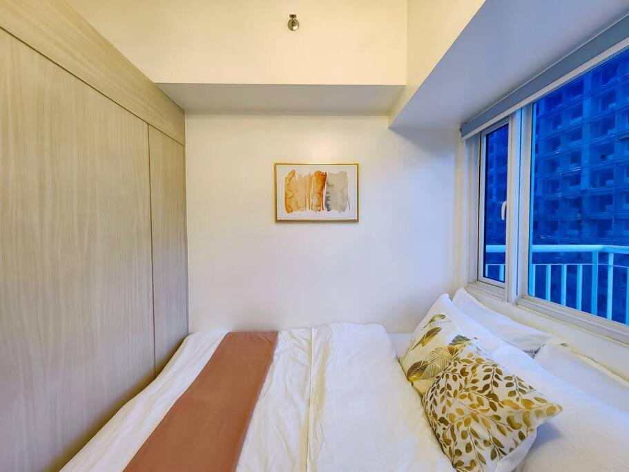 1BR Condotel with Balcony at SM Light Residences #LT03 view 3